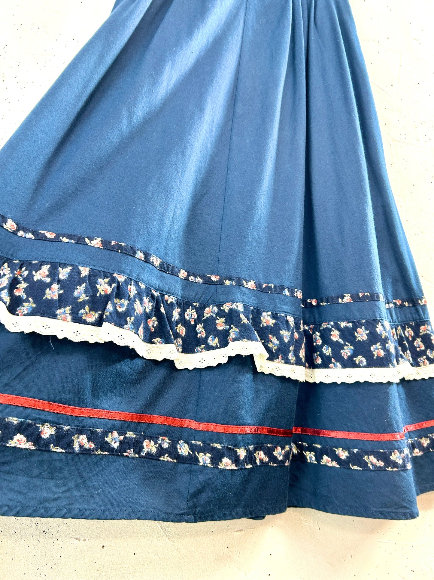 Vintage  Flower  Lace Skirt [L30996]