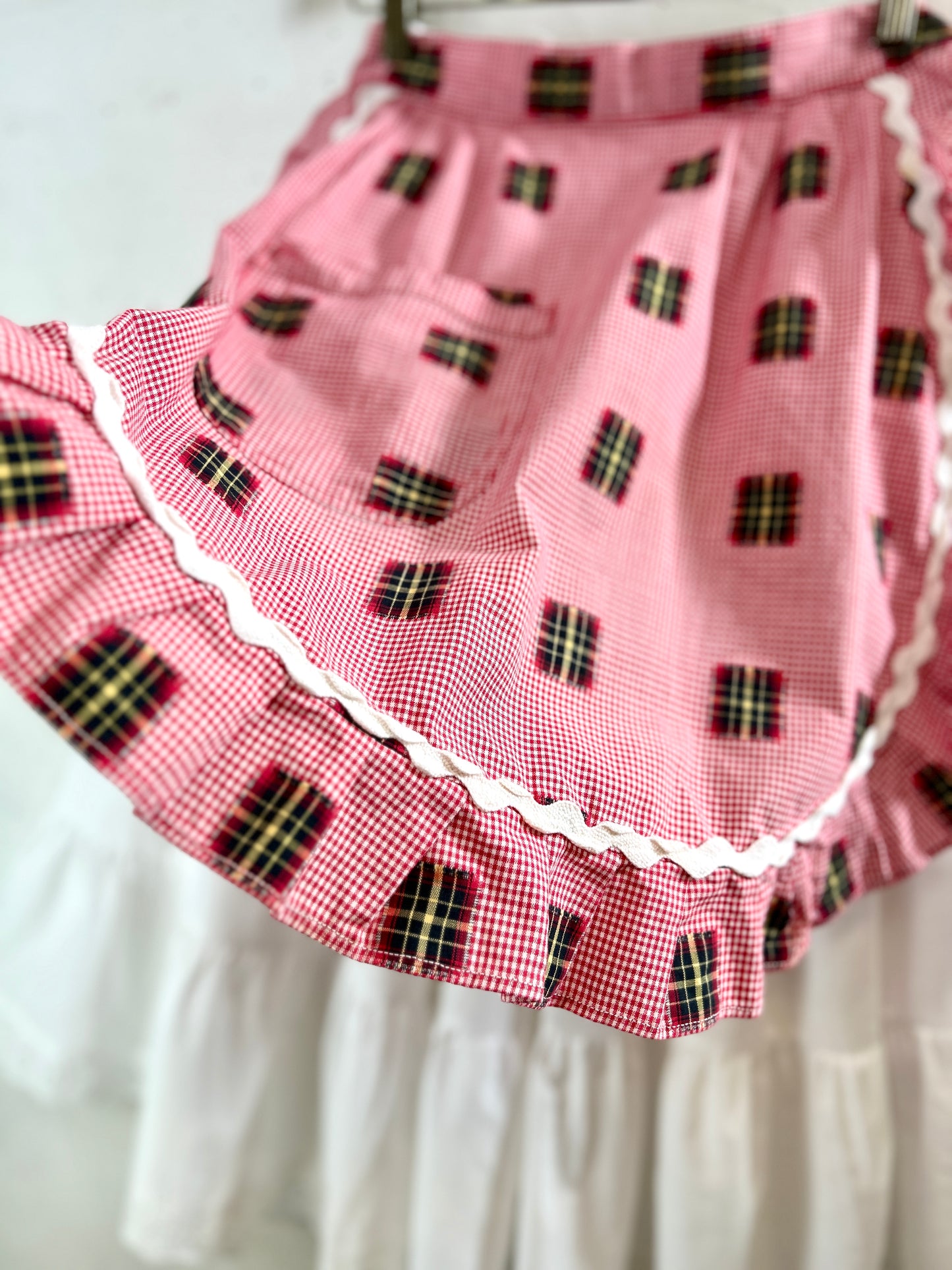 Vintage Apron [J30391]
