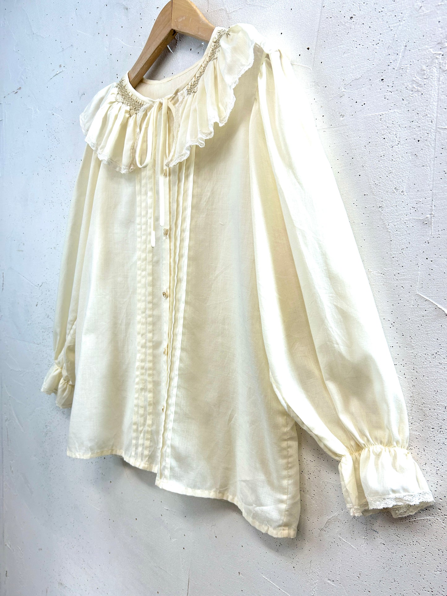Vintage White Blouse [E32485]