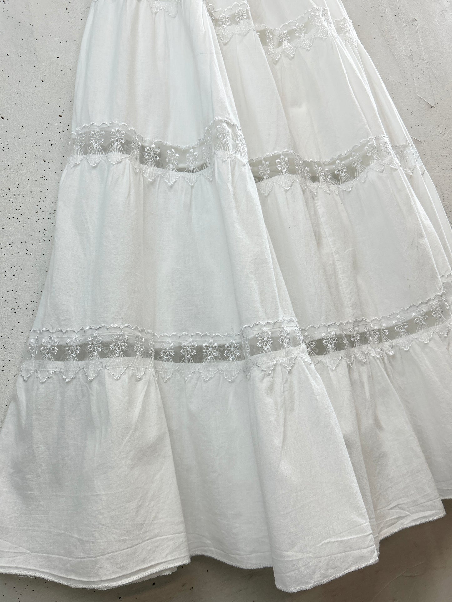 Vintage White Skirt [B31605]