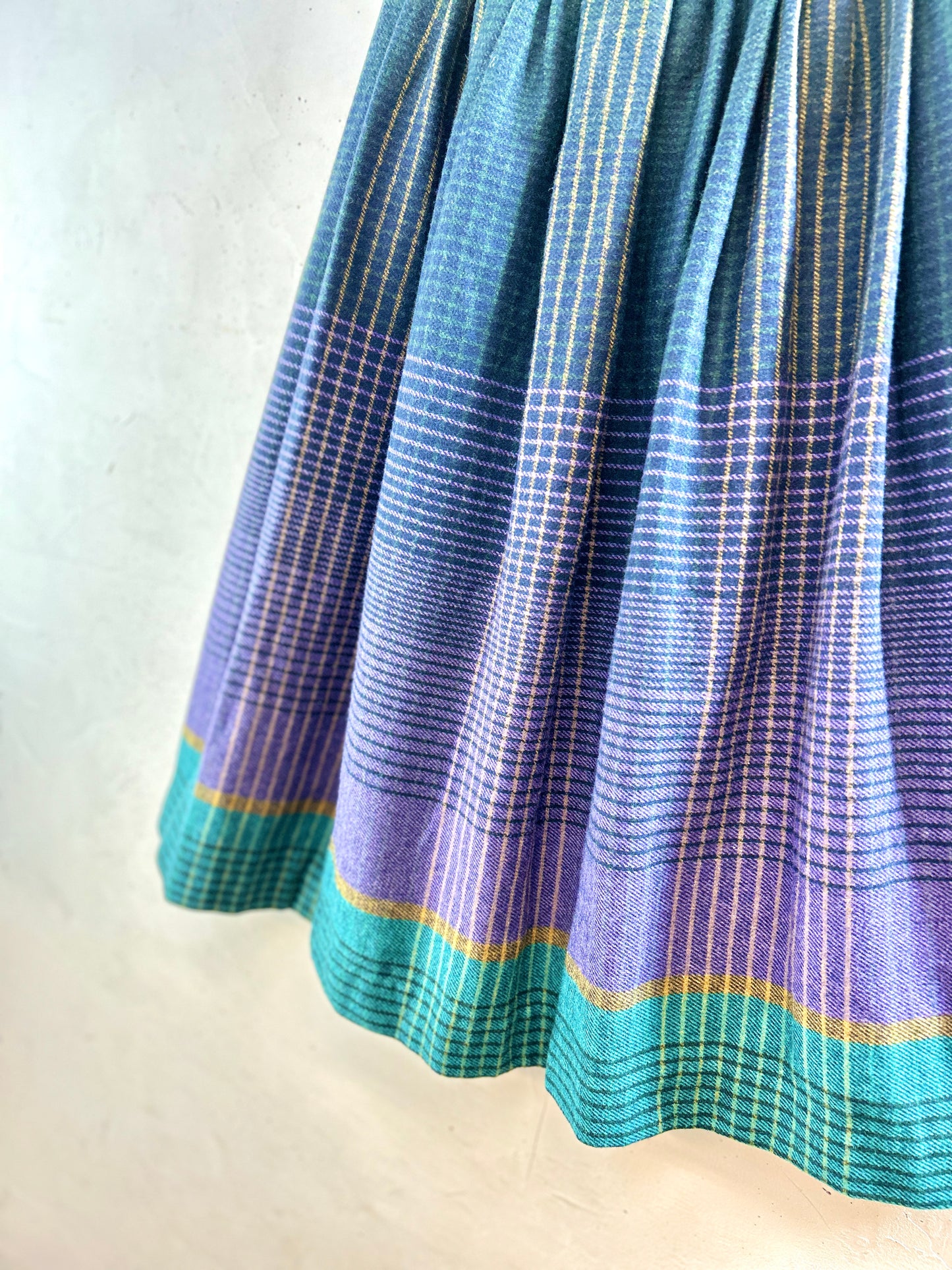 Vintage Plaid Skirt  MADE IN USA  [K30916]