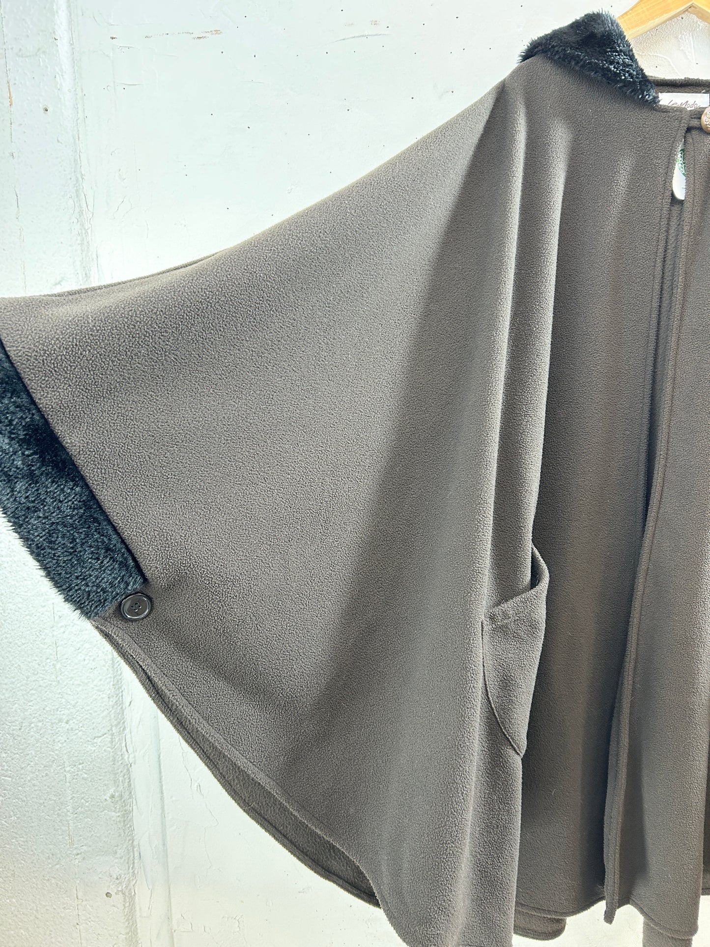 Vintage Poncho [K30743]