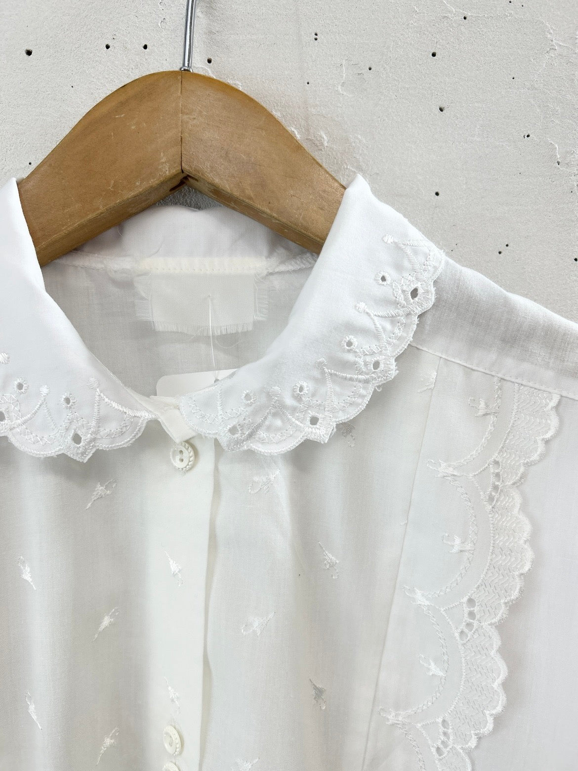 Vintage White Blouse Umbrella Stitch [D32077]