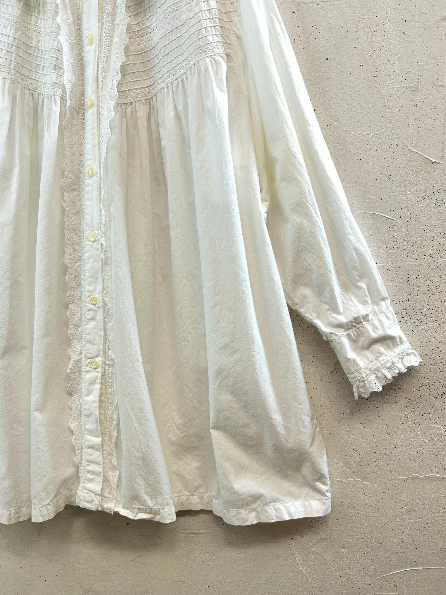 Vintage White Blouse [D32381]