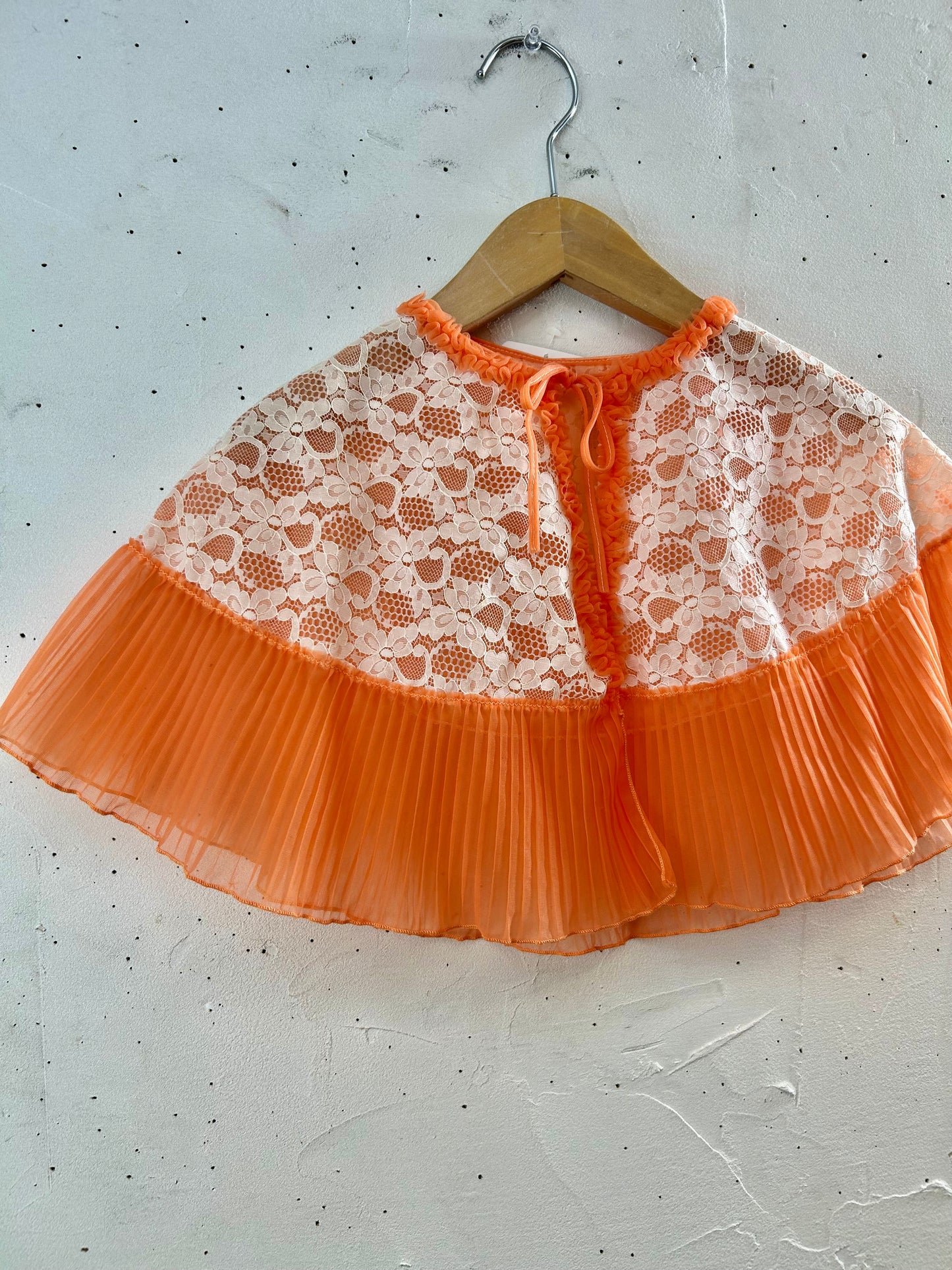 Vintage Lace Short Cape [G30778]