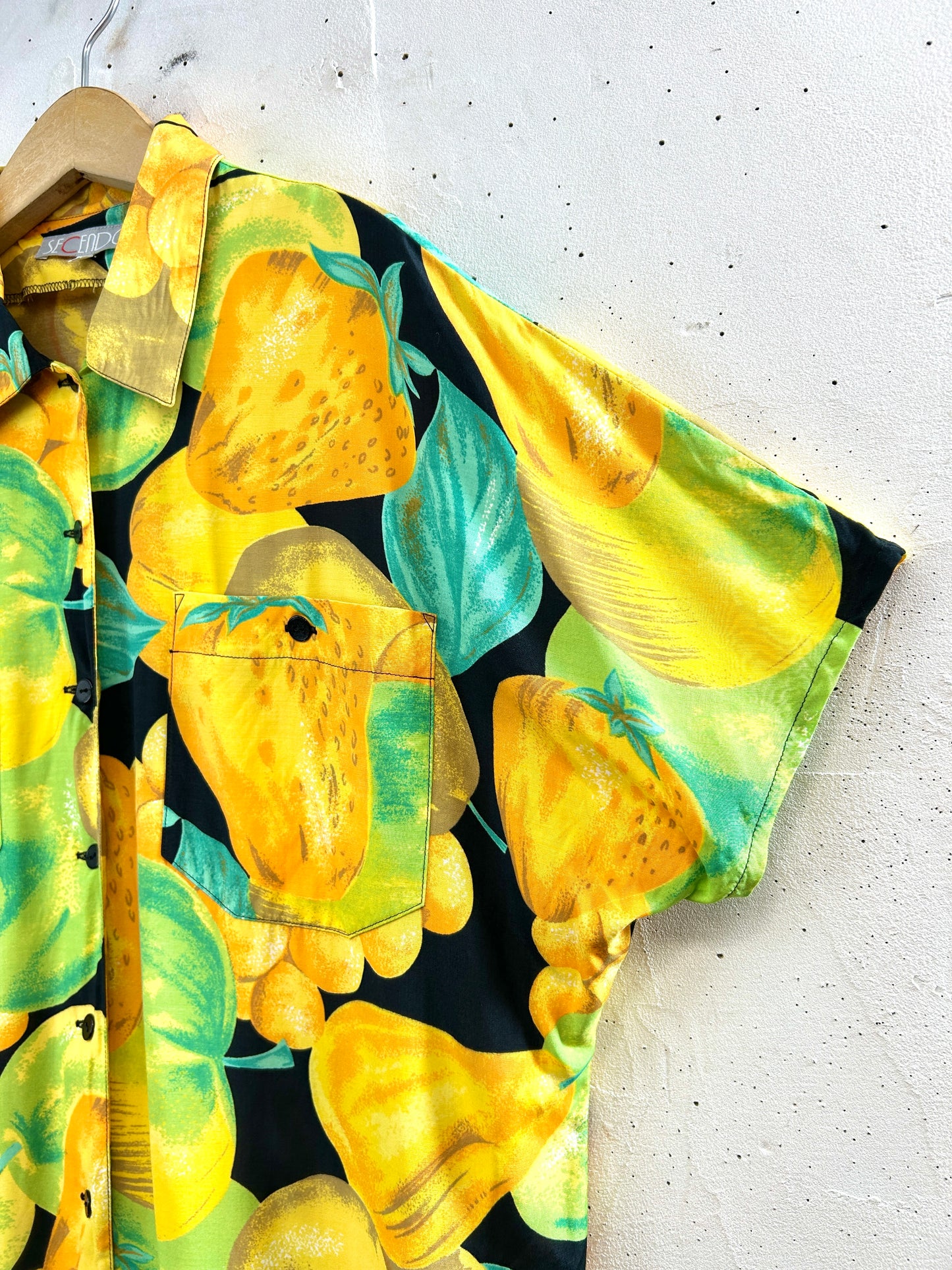 Vintage Fruit Shirt [G33200]