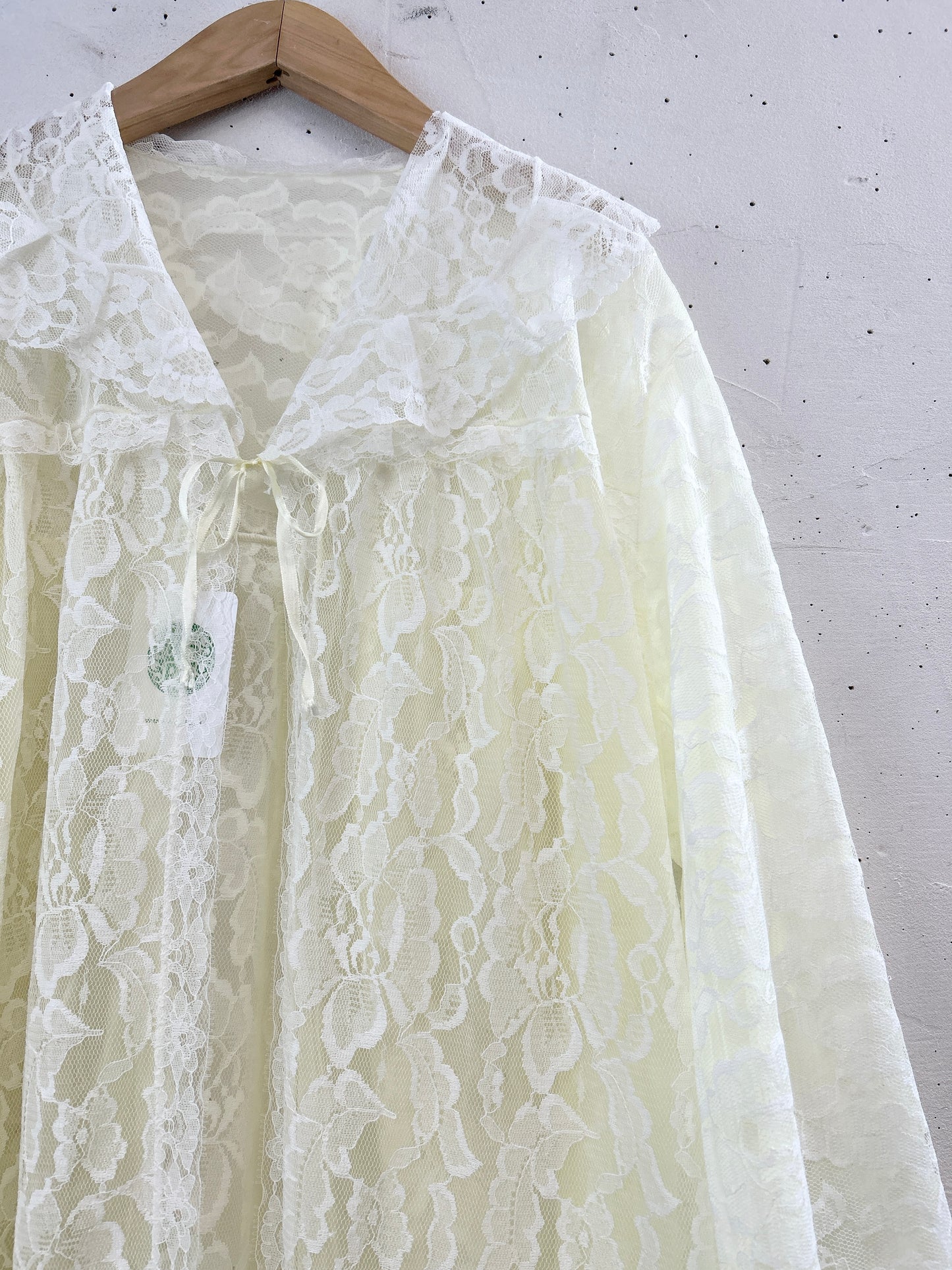 Vintage Lace Gown [C31746]