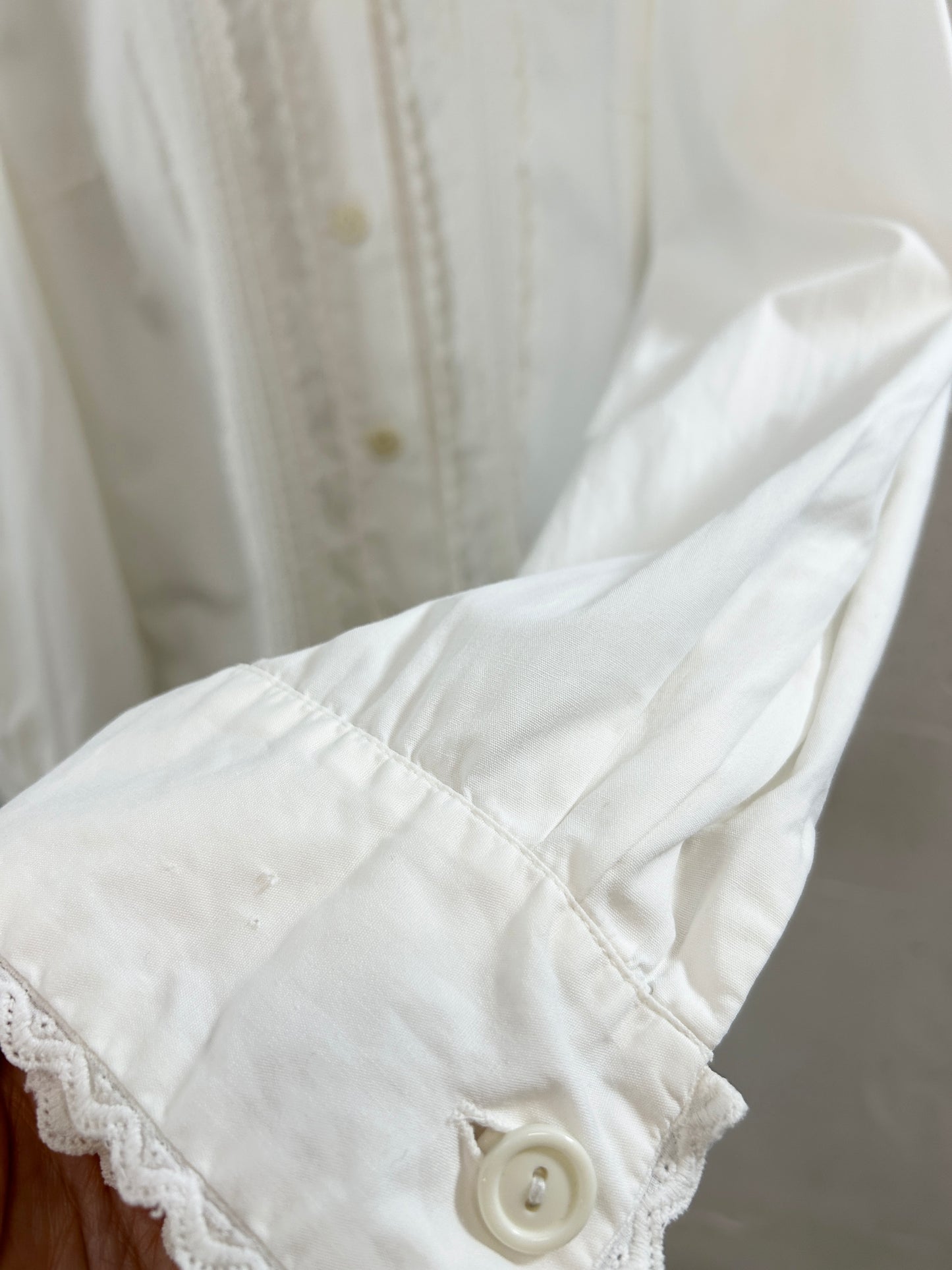 Vintage White Blouse [G32991]