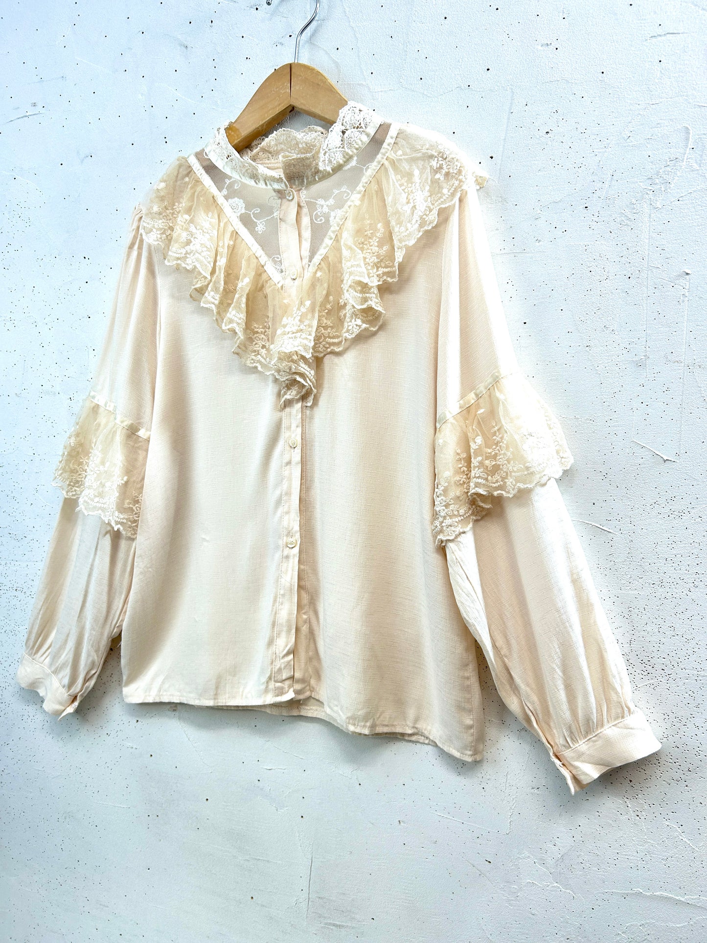 Vintage White Blouse [E32487]