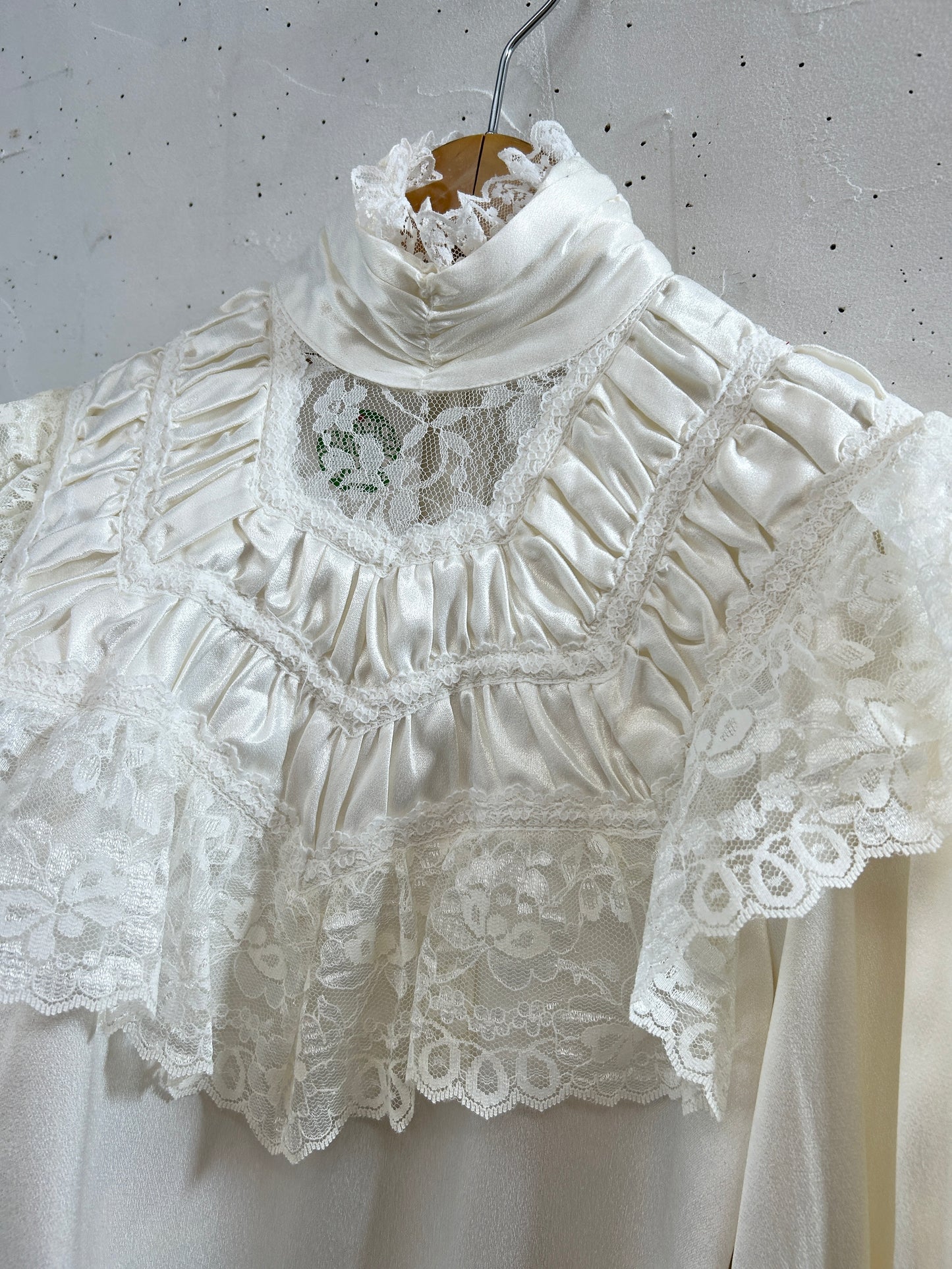 Vintage White Blouse 〜GUNNE SAX〜 [H33386]