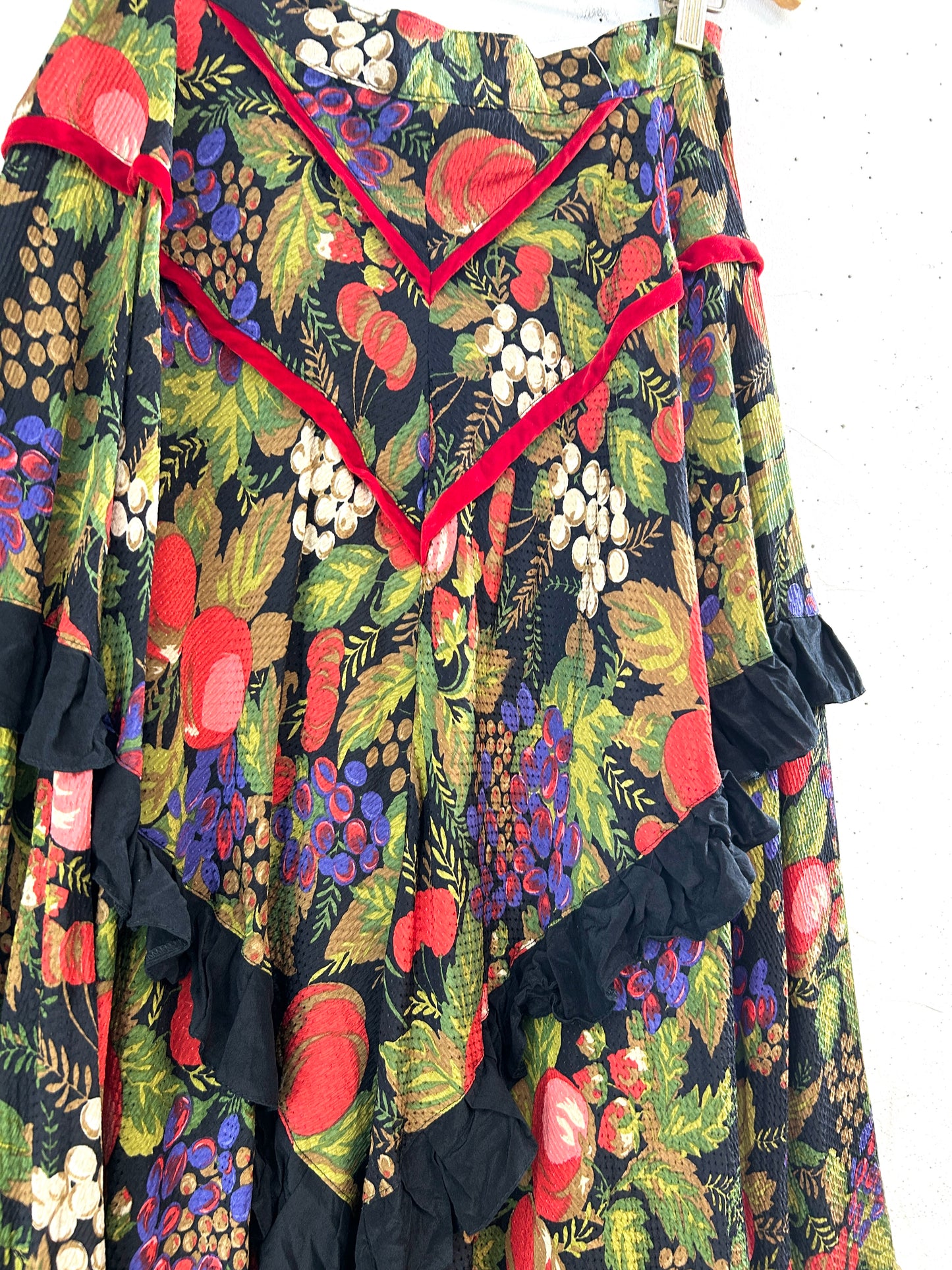 Vintage Tyrol Skirt MADE IN W-GERMANY [F32751]