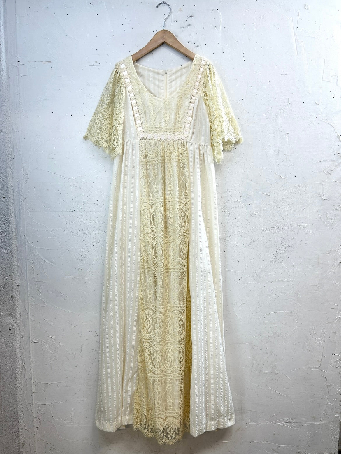 Vintage Lace Dress [E32305]