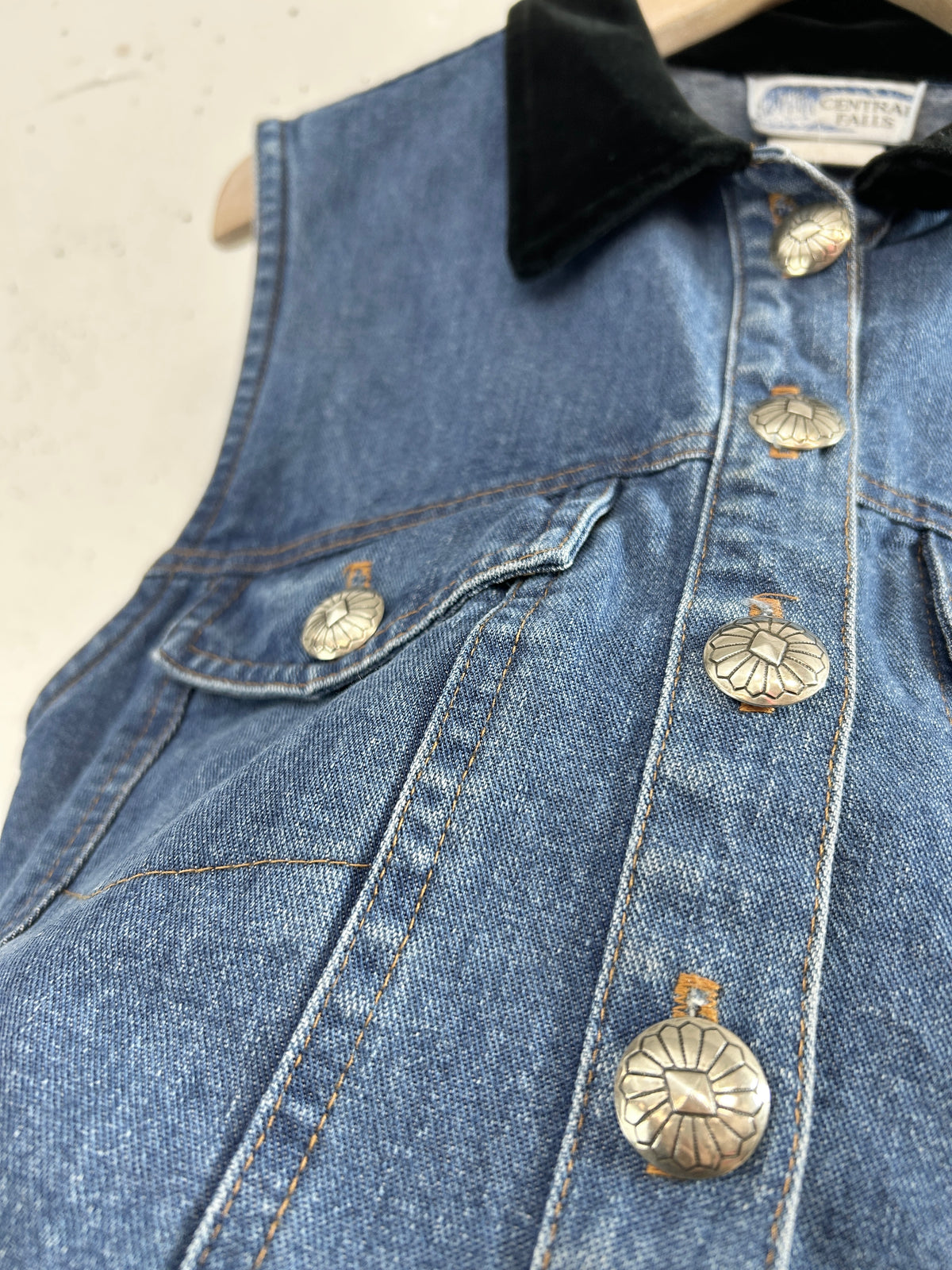 Vintage Denim Vest 〜MADE IN USA〜 [J34166]