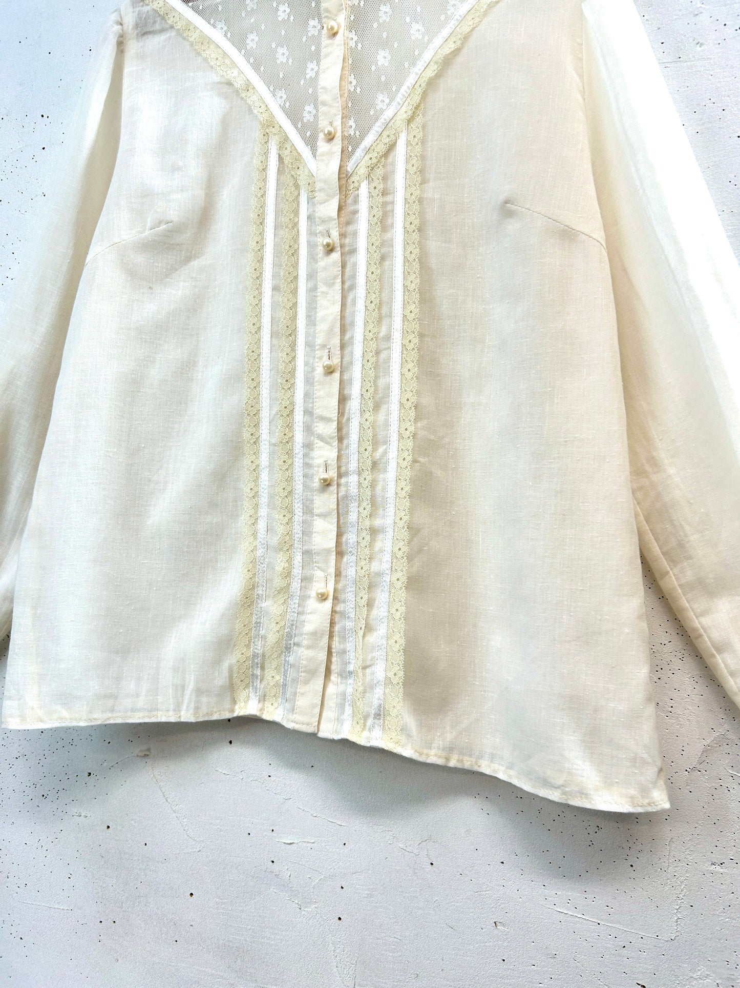 Vintage White Blouse [E32484]