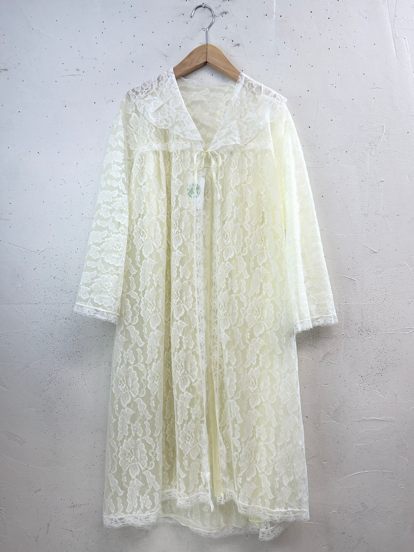Vintage Lace Gown [C31746]