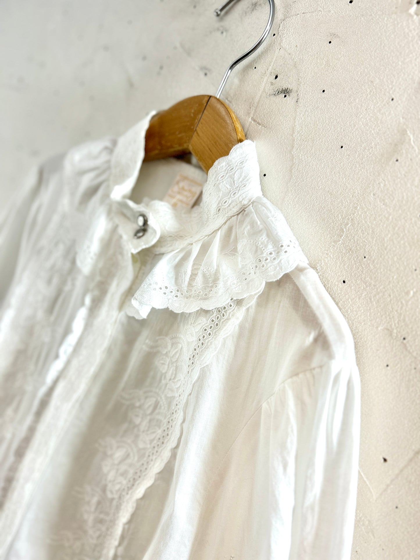 Vintage White Blouse [J30657］