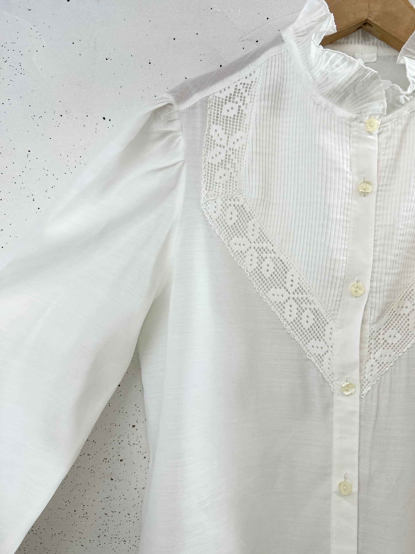Vintage White Blouse [F32615]