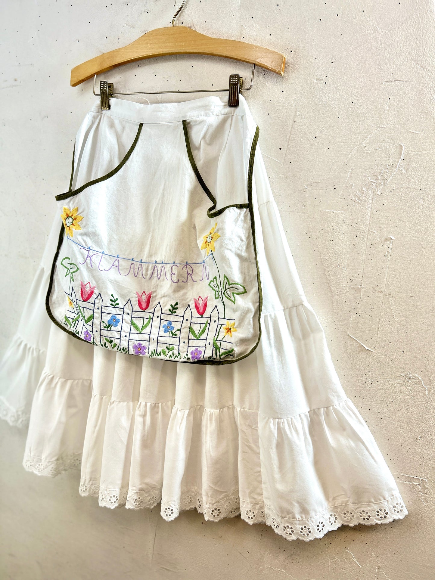 Vintage Apron [J30390]