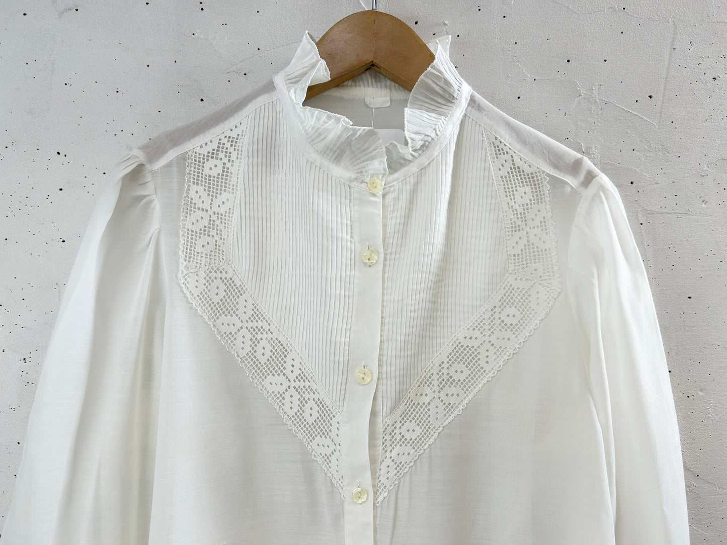 Vintage White Blouse [F32615]