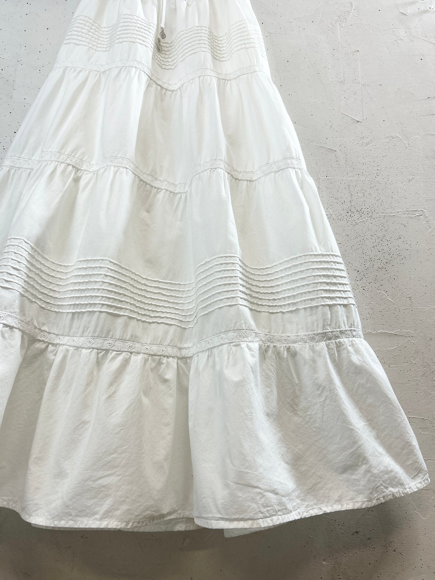 Vintage White Skirt [B31604]