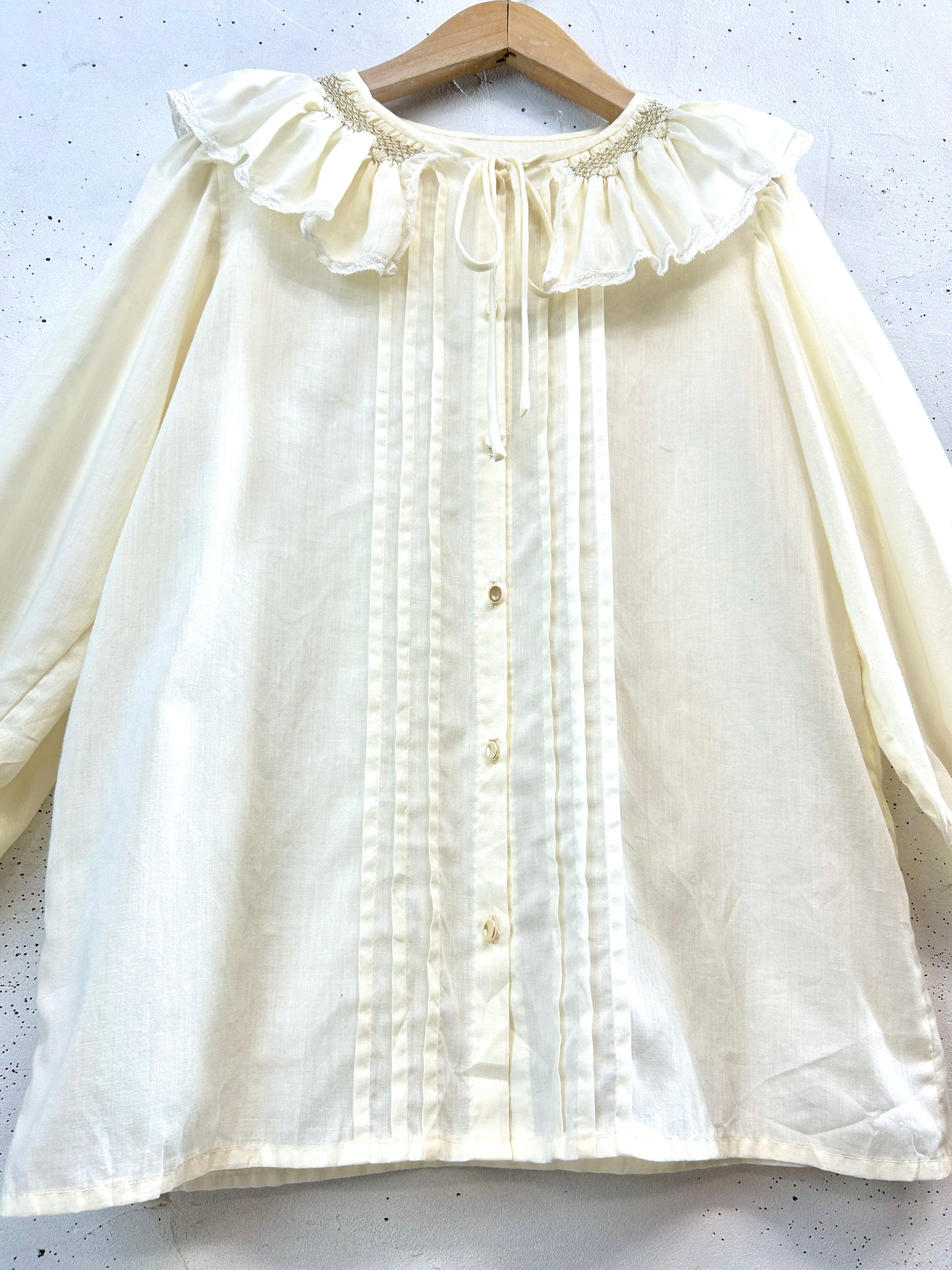 Vintage White Blouse [E32485]