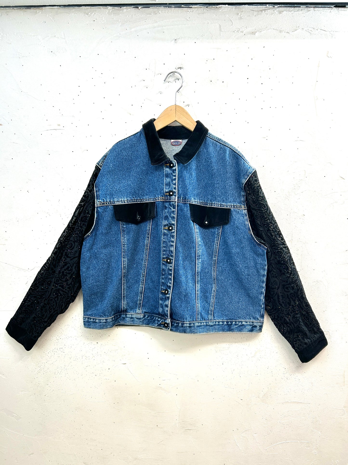 Vintage Denim Jacket [A31393]