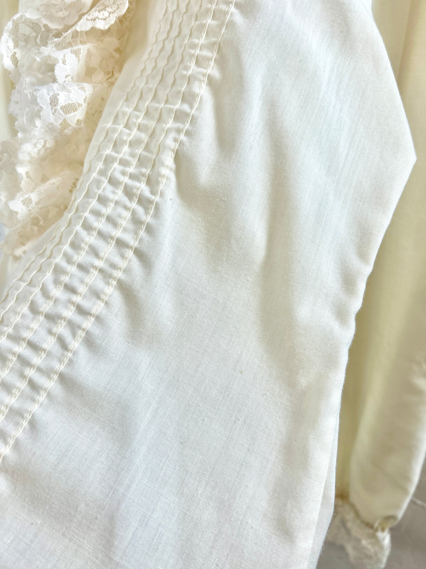 Vintage White Blouse MADE IN USA [I30183]