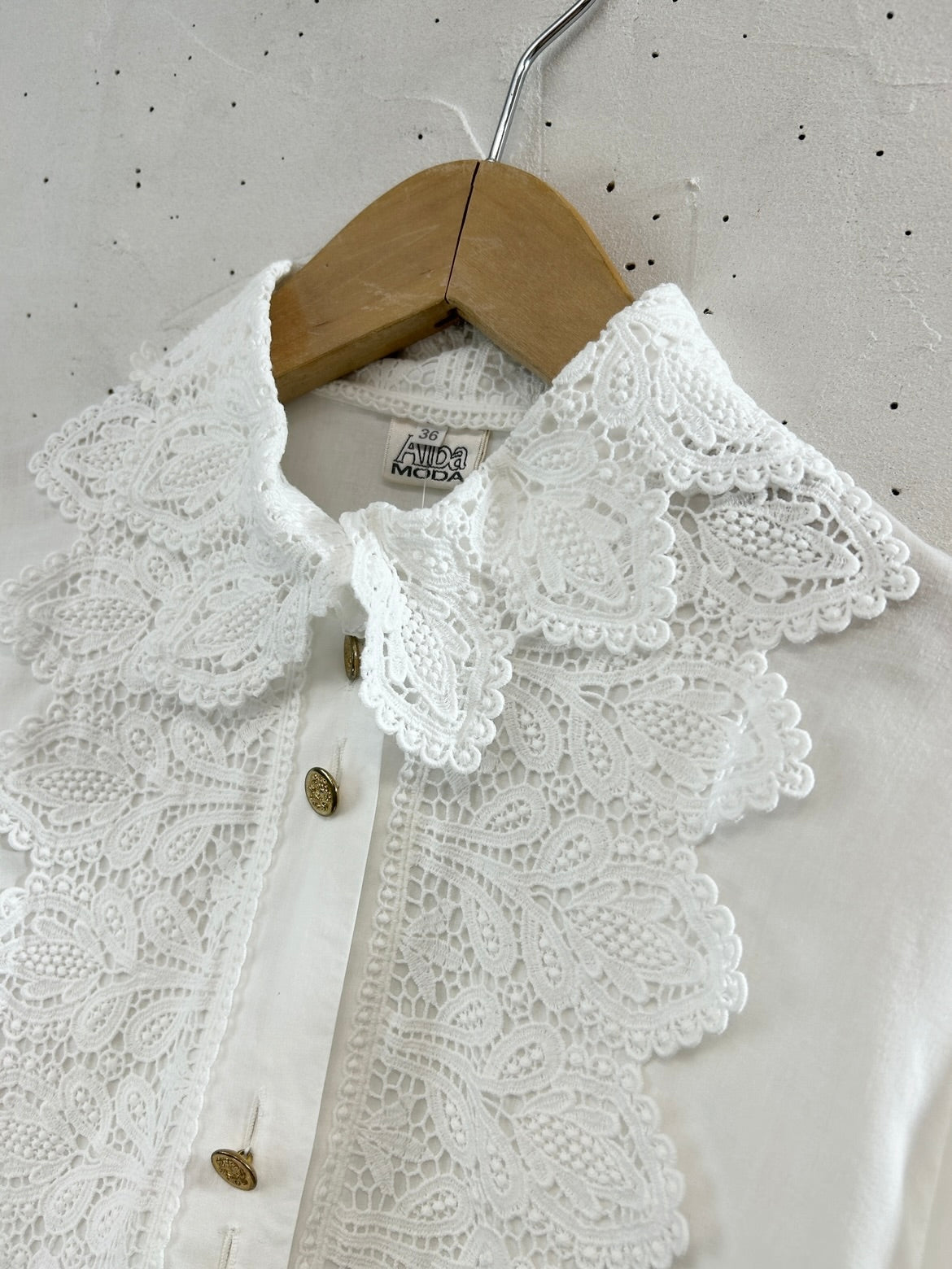 Vintage White Blouse [D32121]