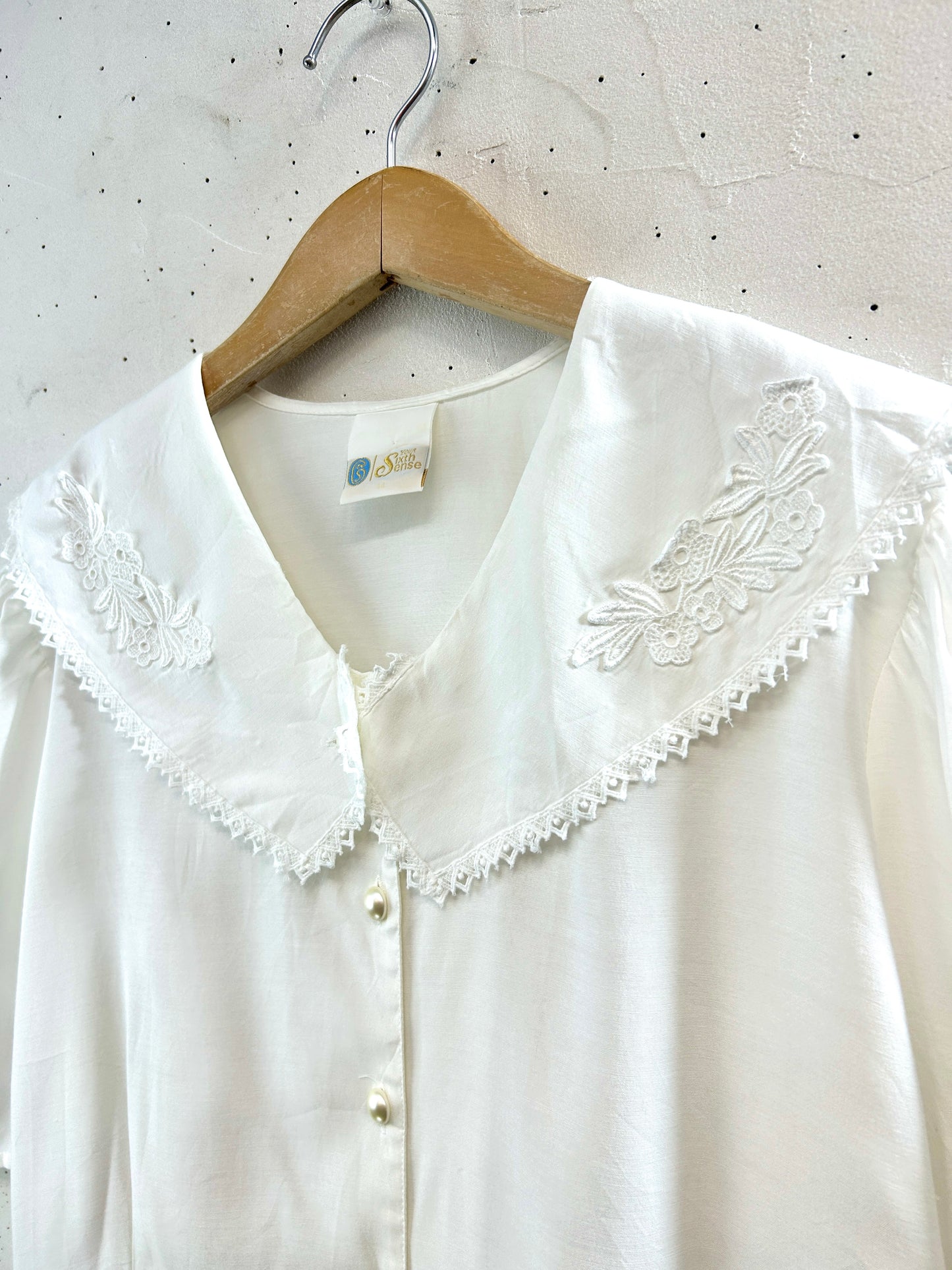 Vintage White Blouse [D32214]