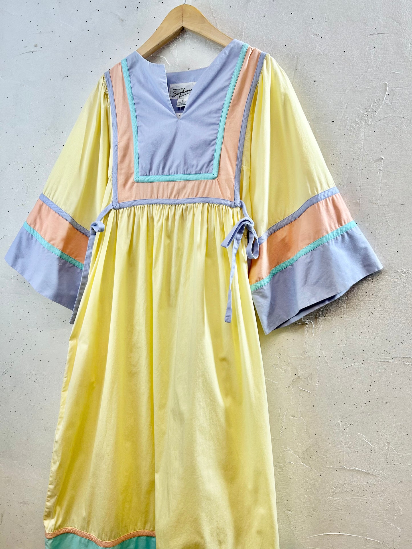 '70s Vintage Dress [G30734]