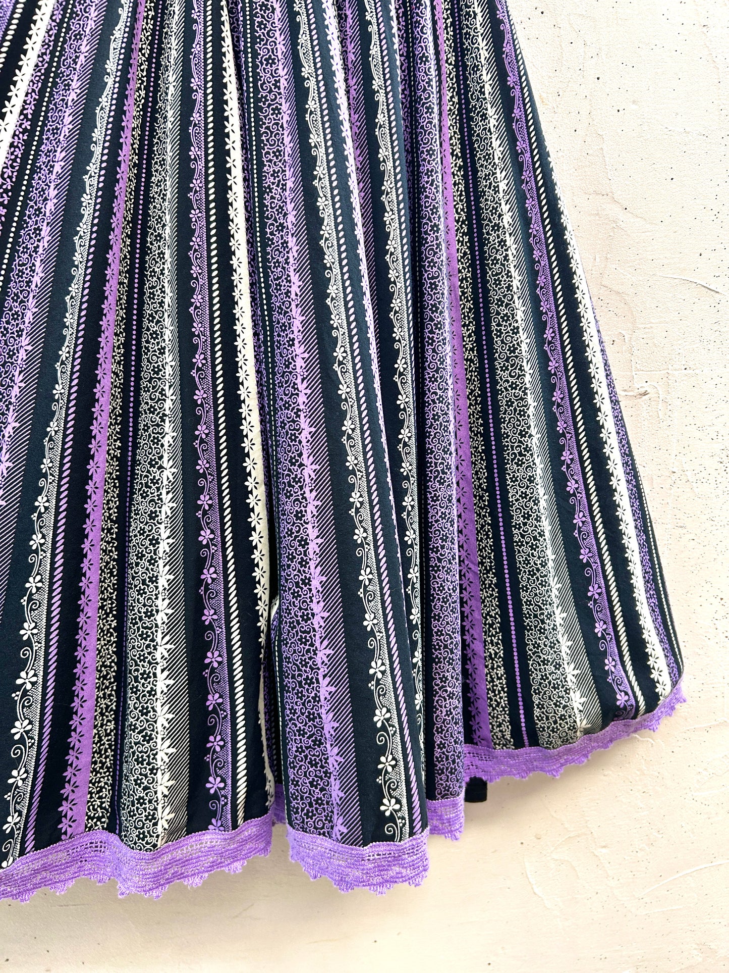Vintage Tyrol Skirt  [E32537]