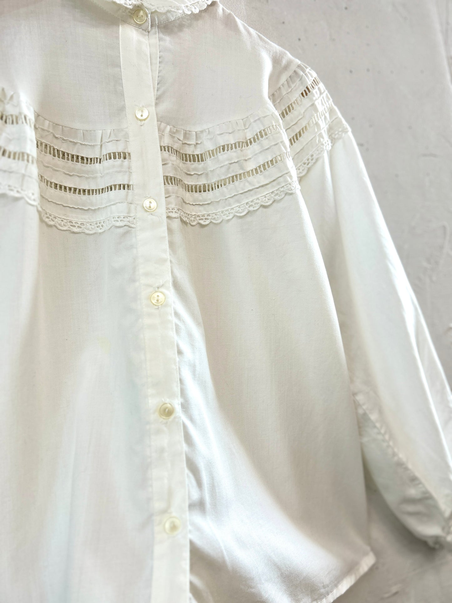 Vintage White Blouse [A31437]