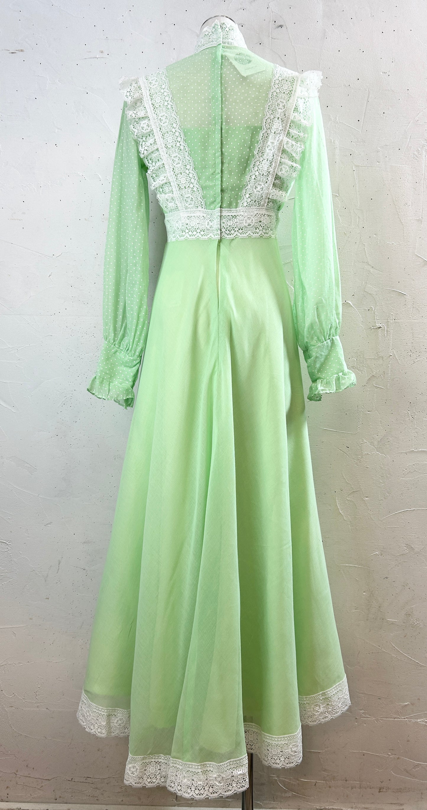 '70s Vintage Dress [J30635]
