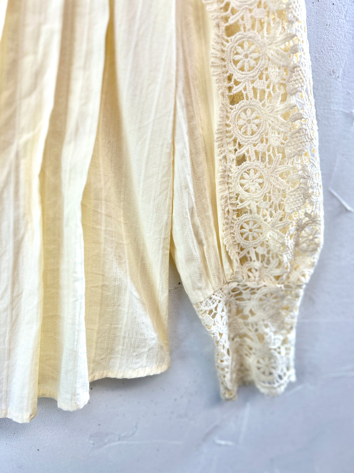 Vintage White Blouse [J30658］
