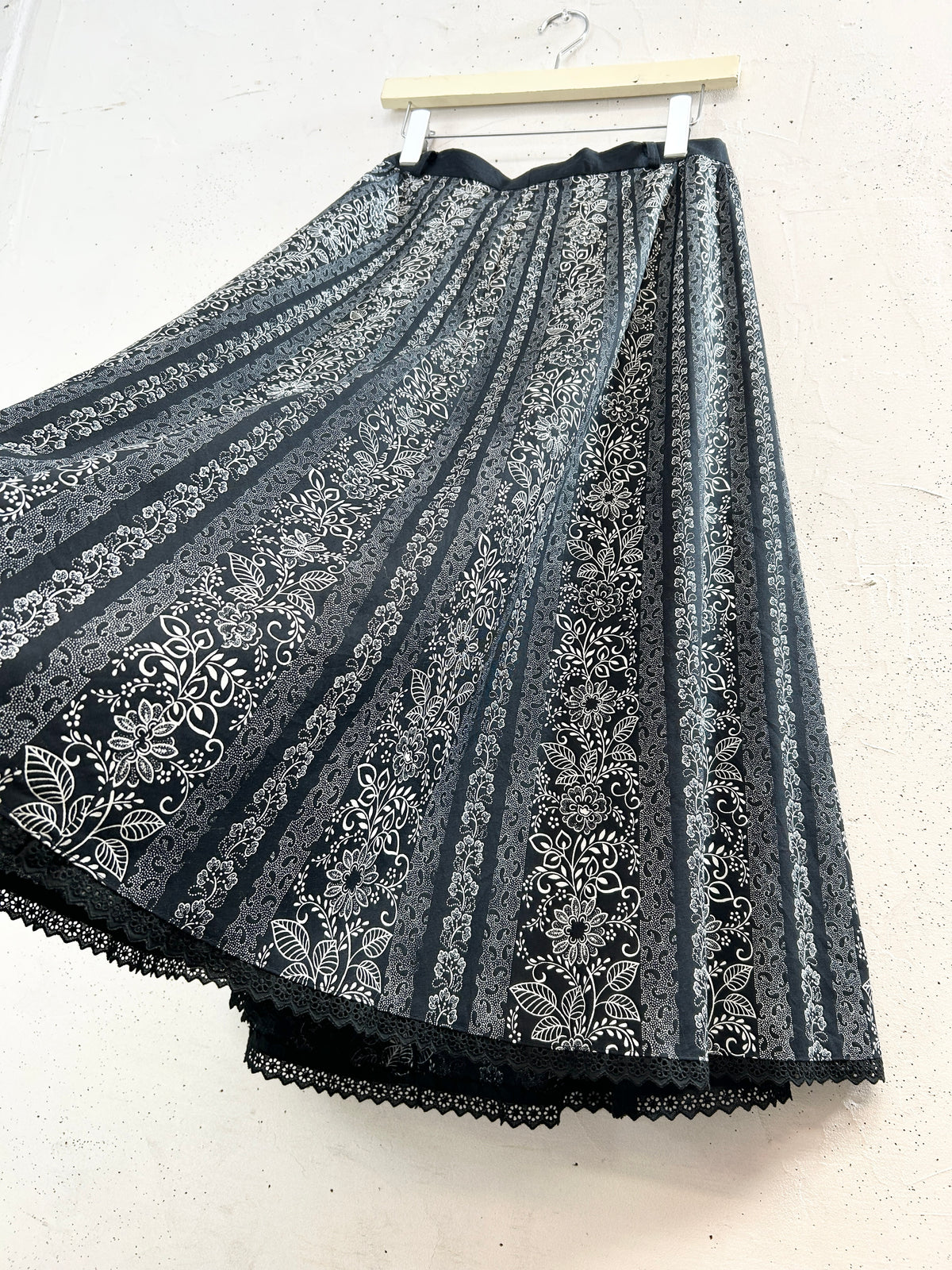 Vintage Tyrol Skirt [J34336]