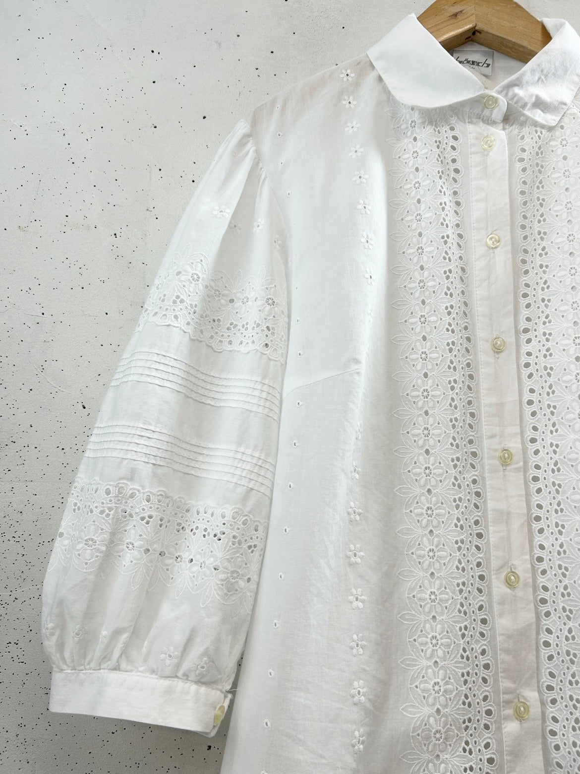 Vintage White Blouse [D32078]