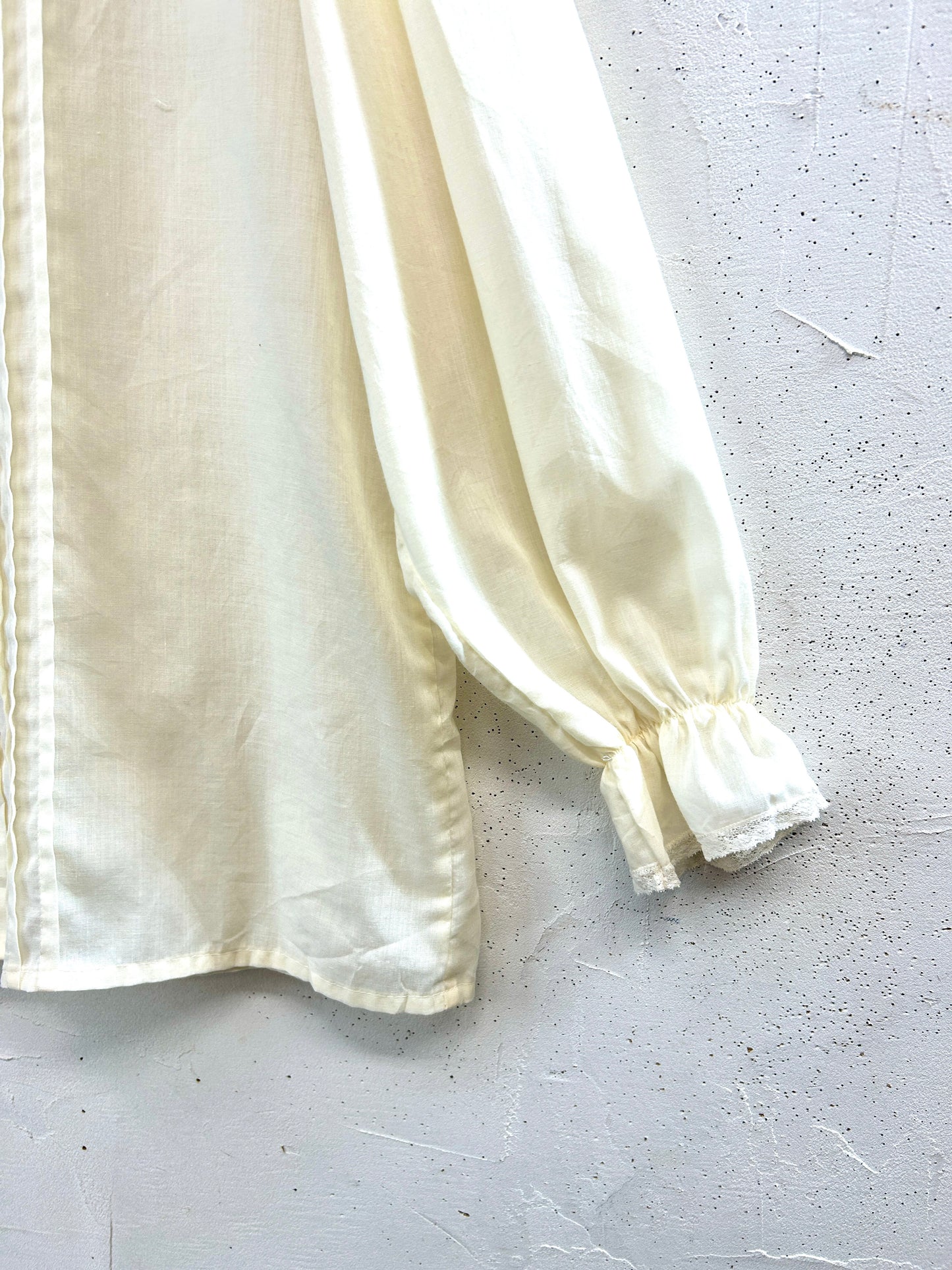 Vintage White Blouse [E32485]