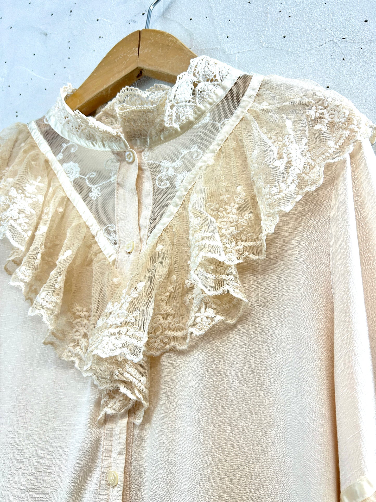 Vintage White Blouse [E32487]