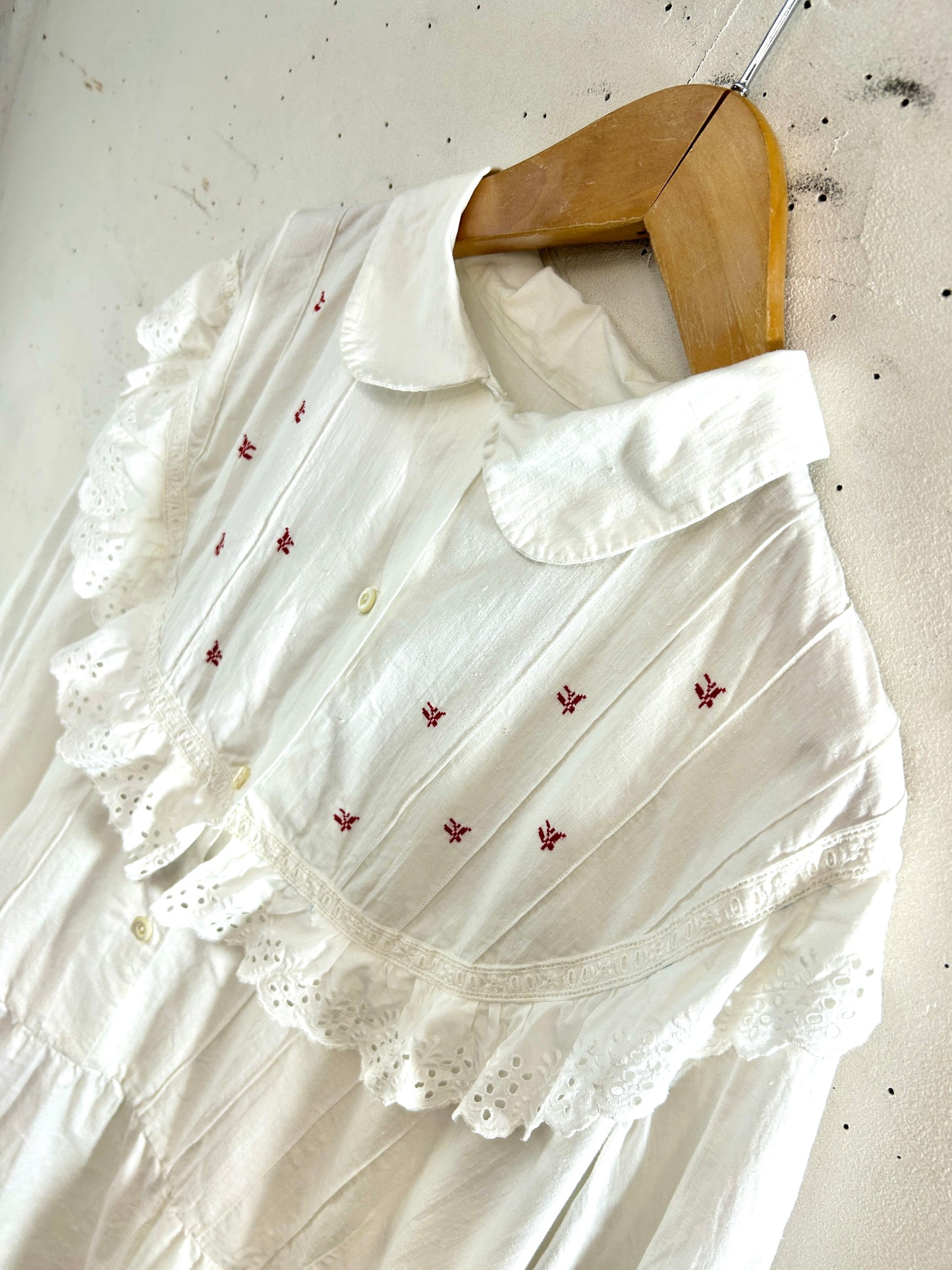 Vintage White Dress [E32529]