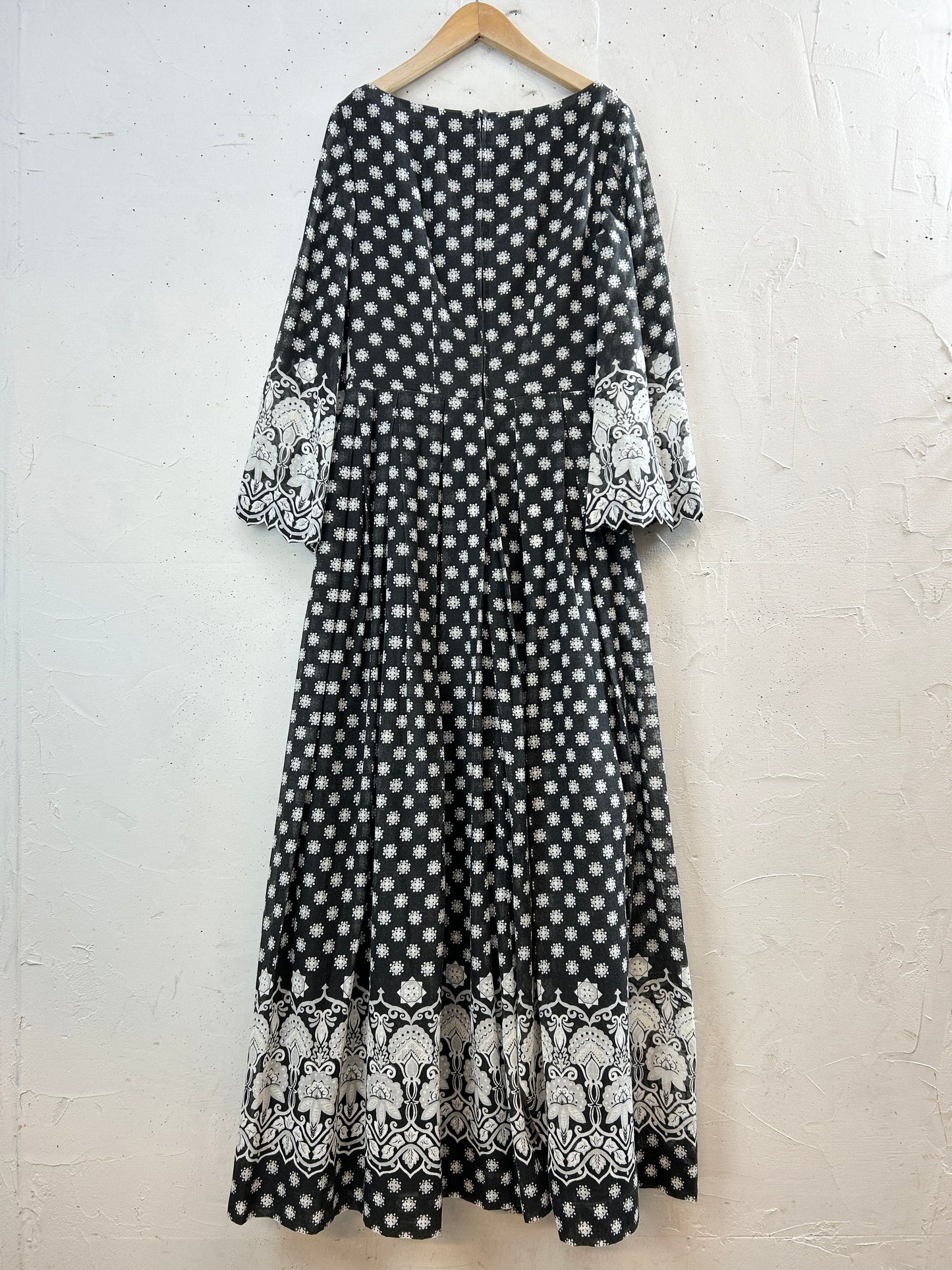 '70s Vintage Dress [J30640]