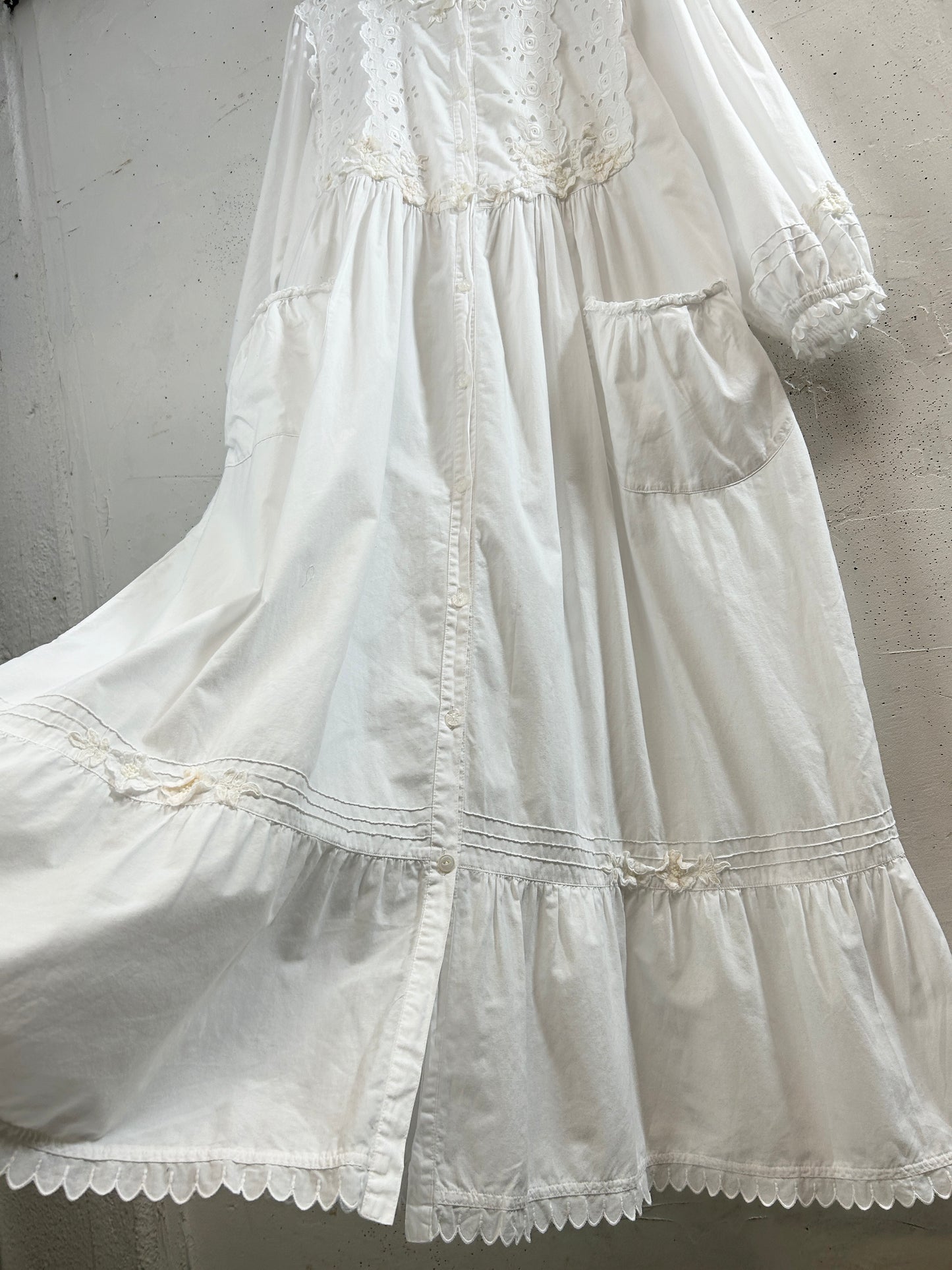 Vintage White Dress [H33476]
