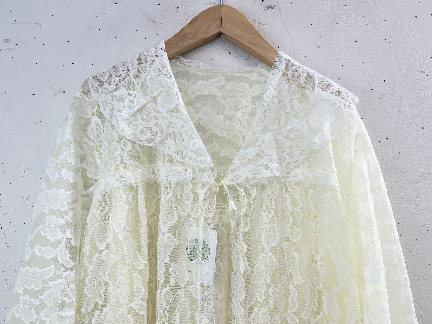 Vintage Lace Gown [C31746]
