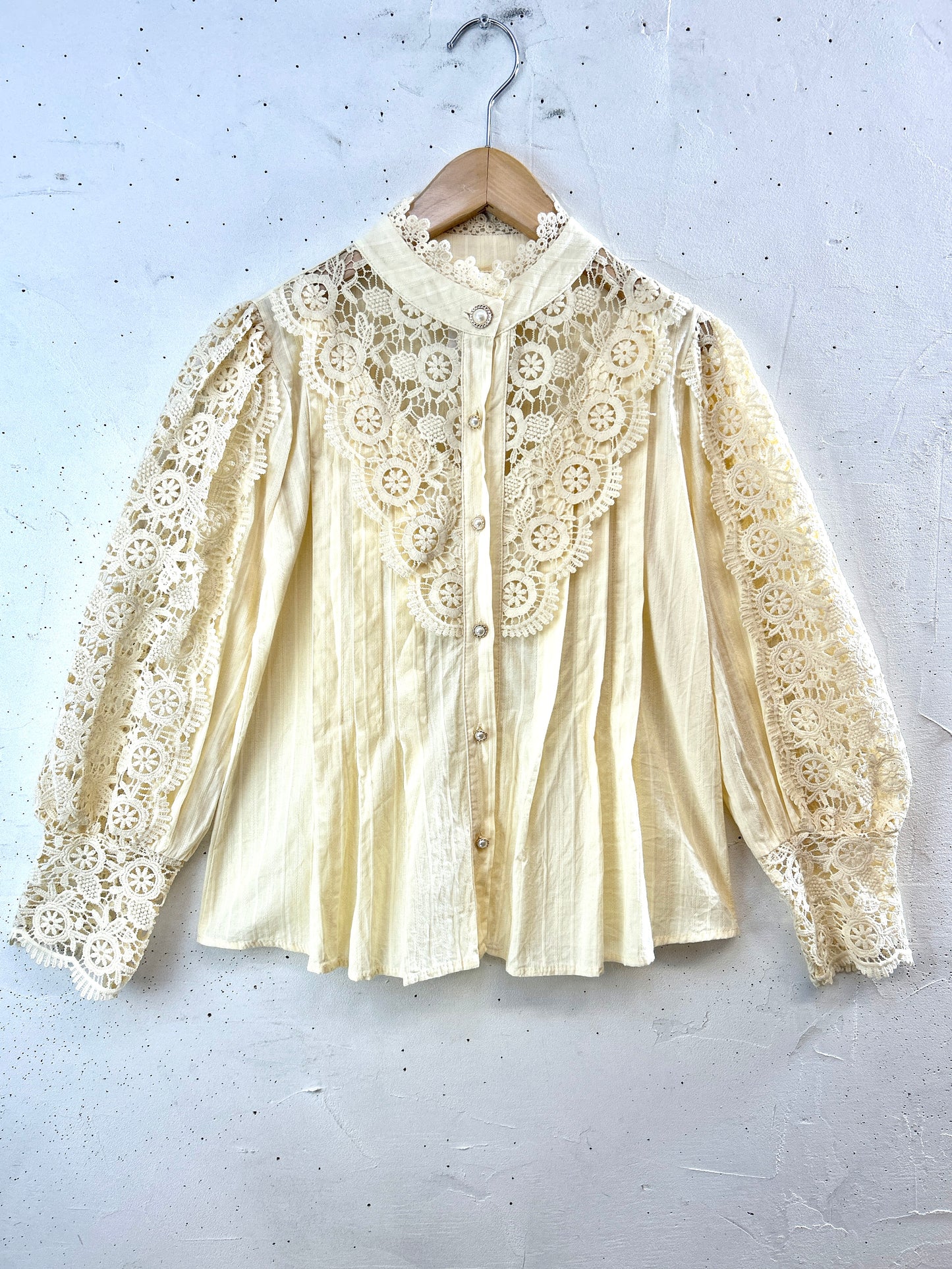 Vintage White Blouse [J30658］