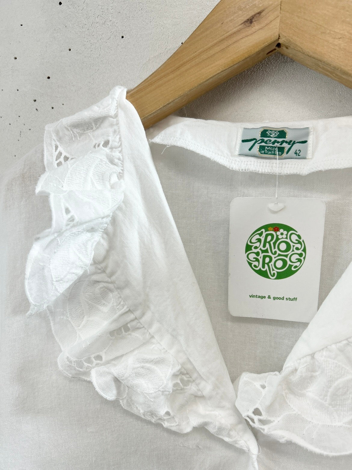 Vintage White Blouse [D32076]