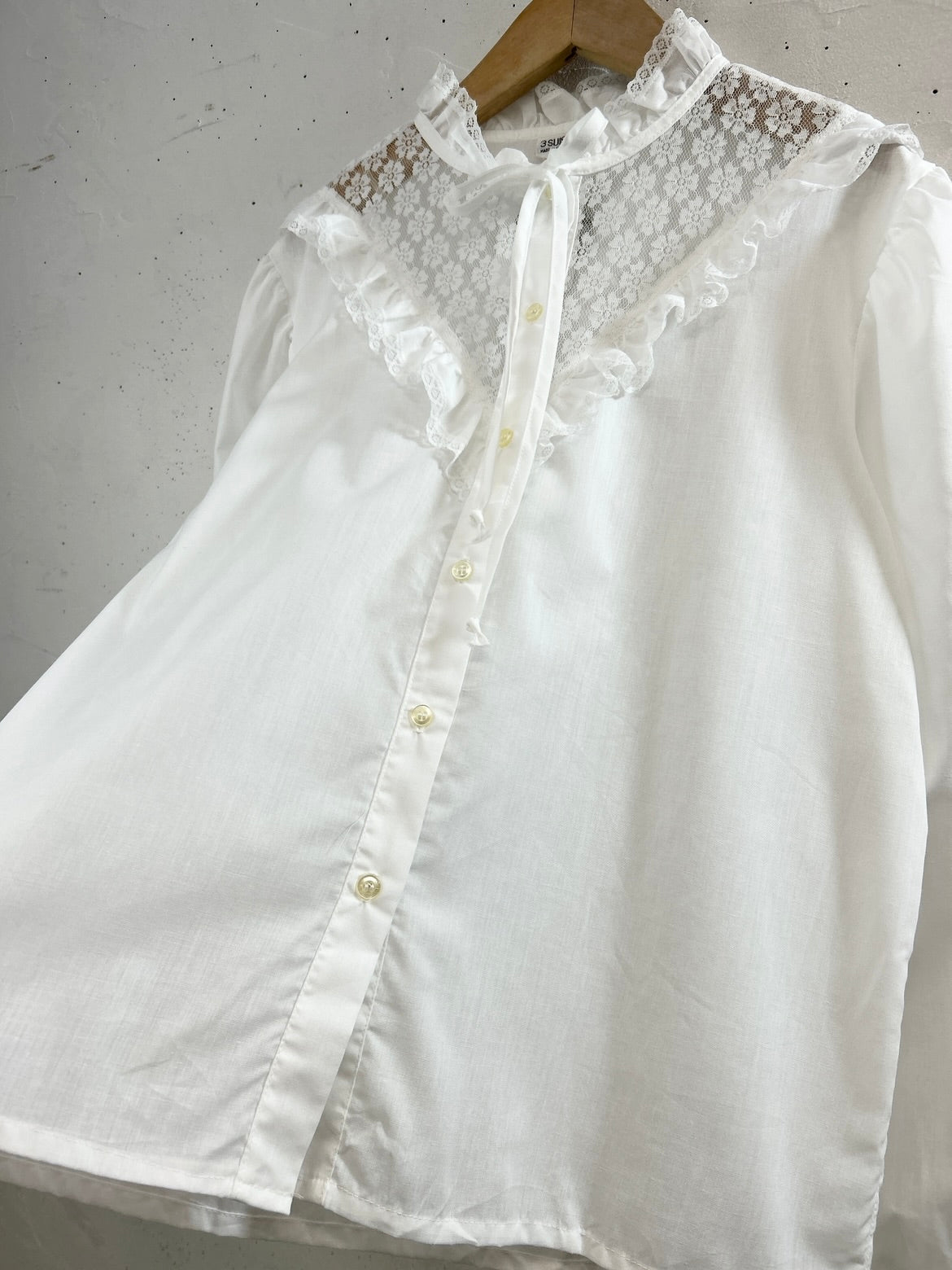 Vintage White Blouse [E32317]