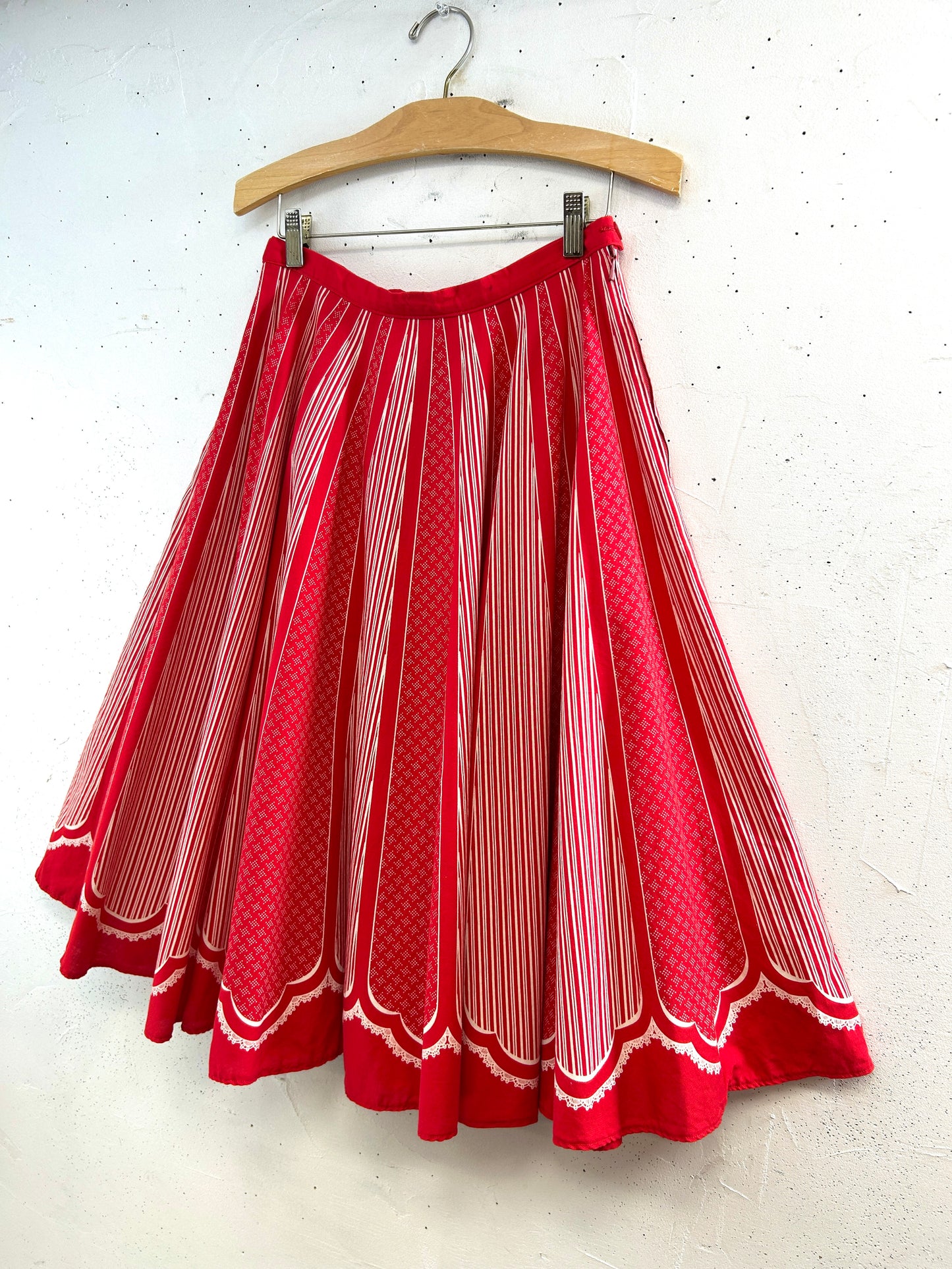 Vintage Tyrol Skirt MADE IN W-GERMANY [E32503]