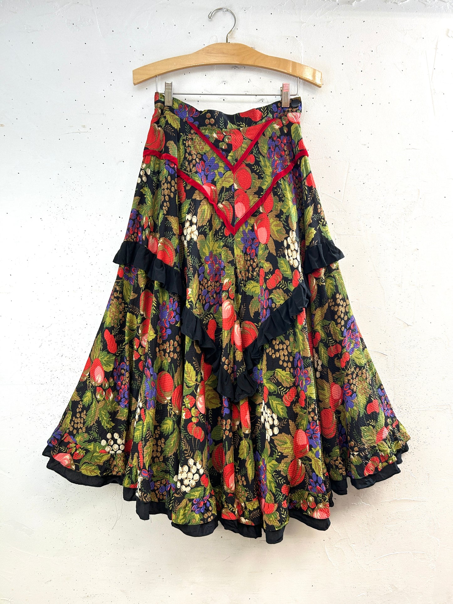 Vintage Tyrol Skirt MADE IN W-GERMANY [F32751]