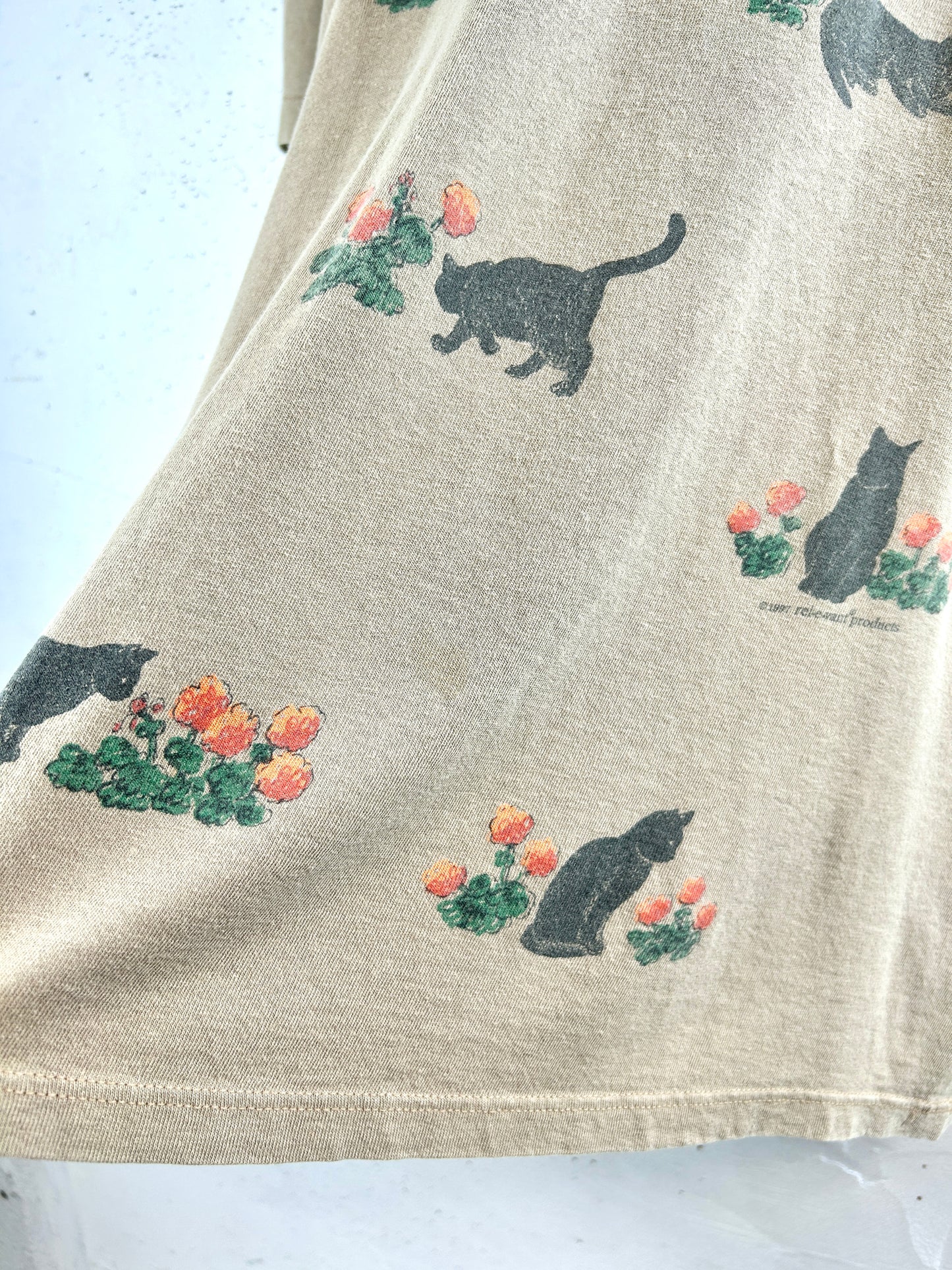 ’90s Vintage Full Print T-Shirt 〜rel.e.vant products〜 MADE IN USA [F32853]
