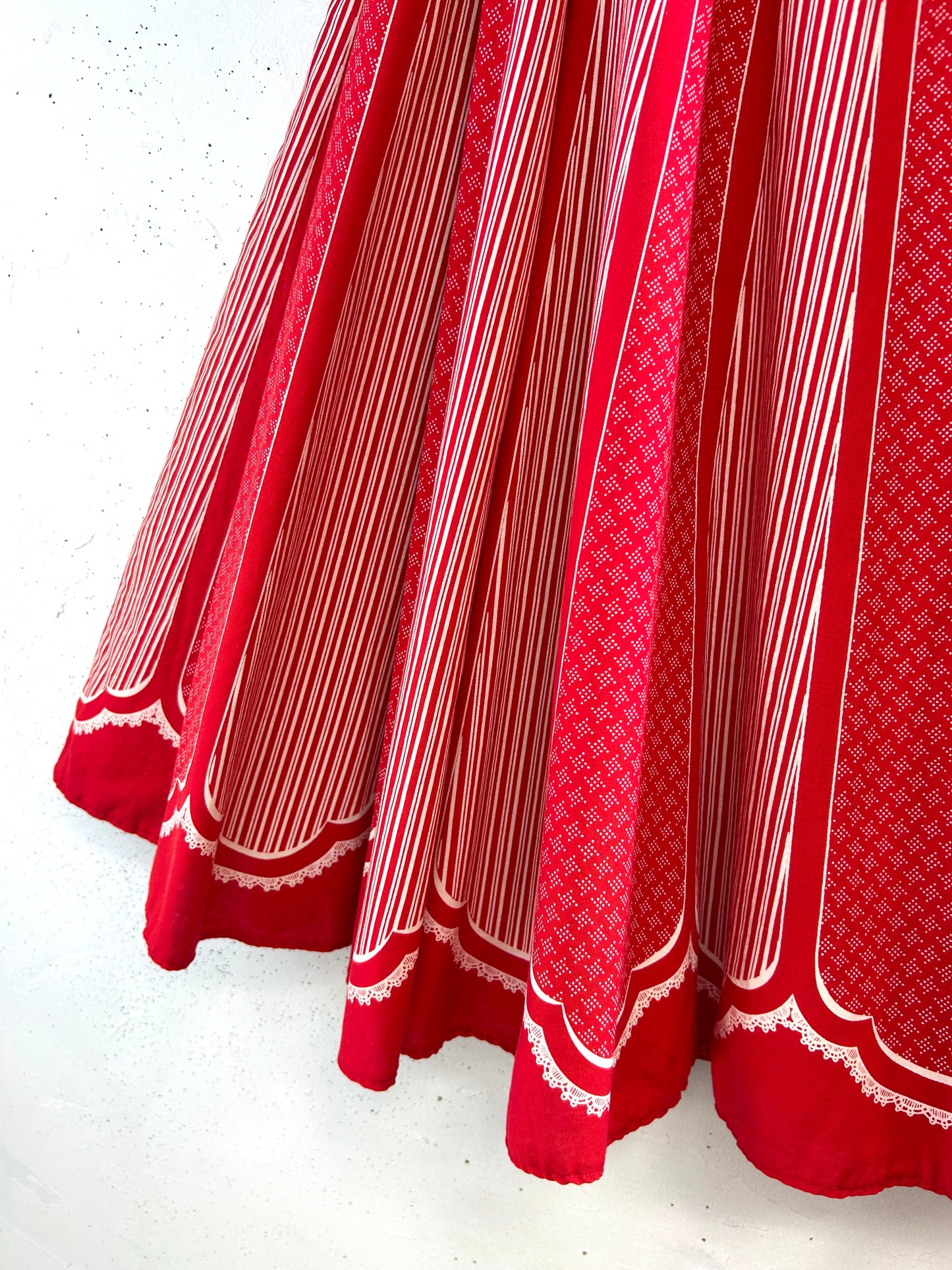 Vintage Tyrol Skirt MADE IN W-GERMANY [E32503]