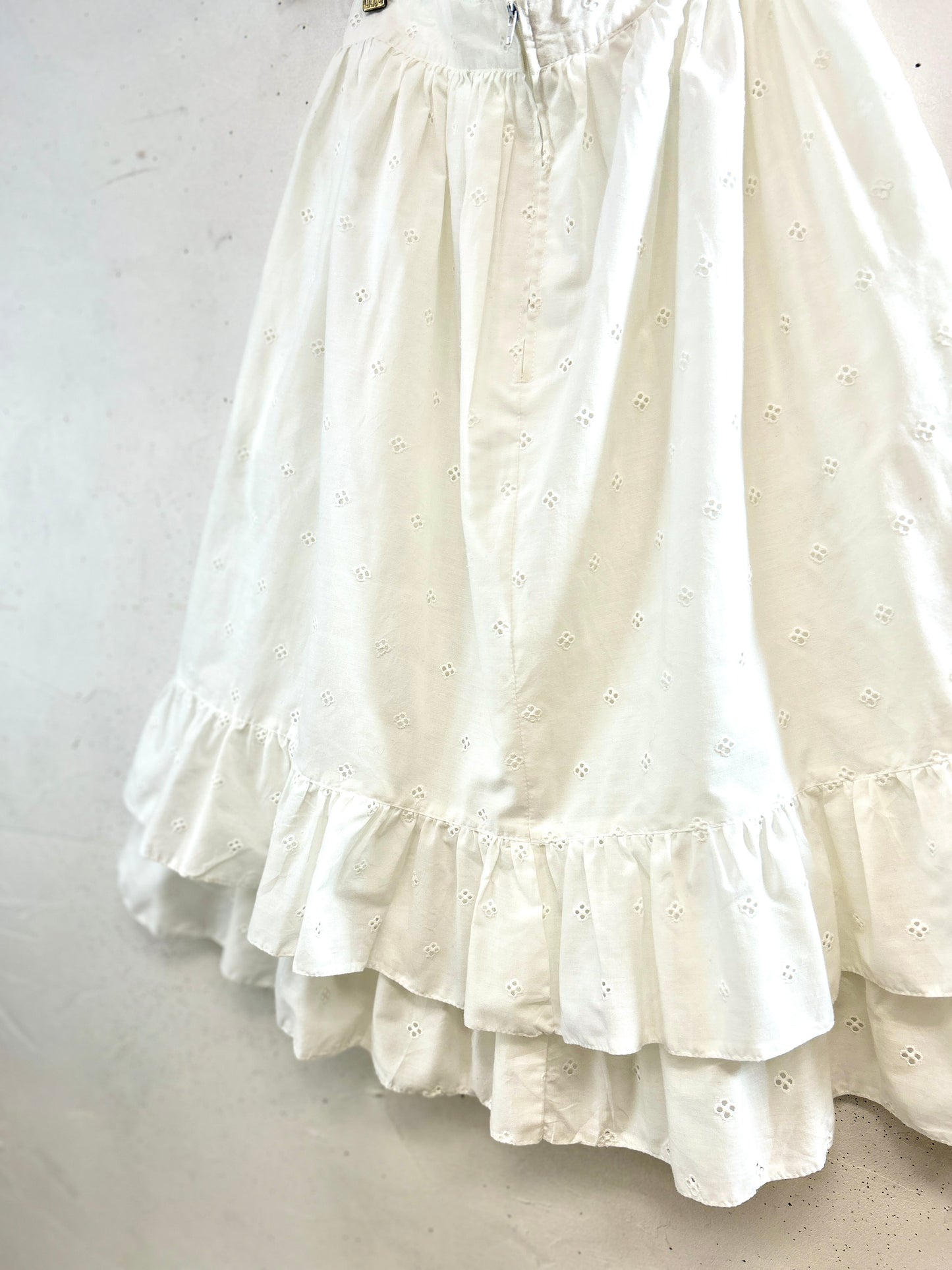 Vintage White Skirt MADE IN WEST GERMANY [A31462]